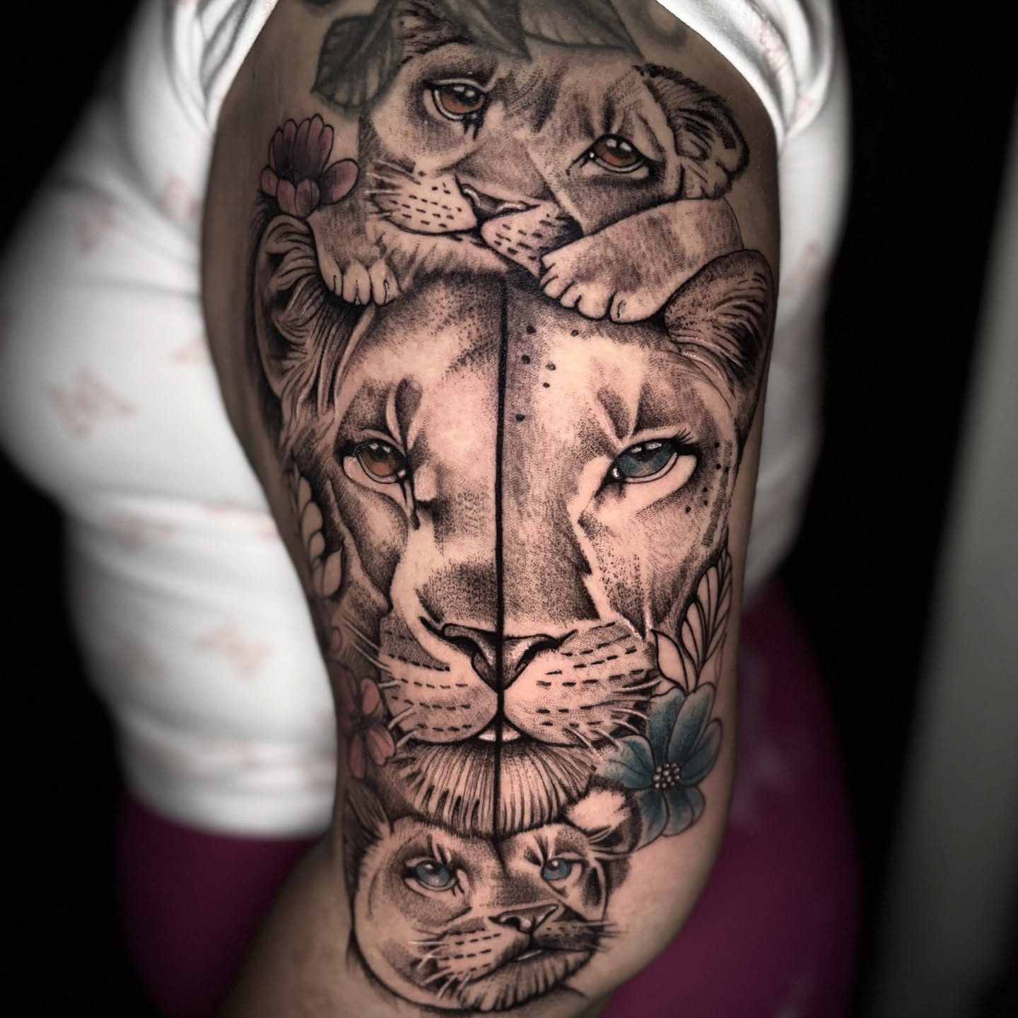 Tattoo by @ladonastinta — realism, dotwork
