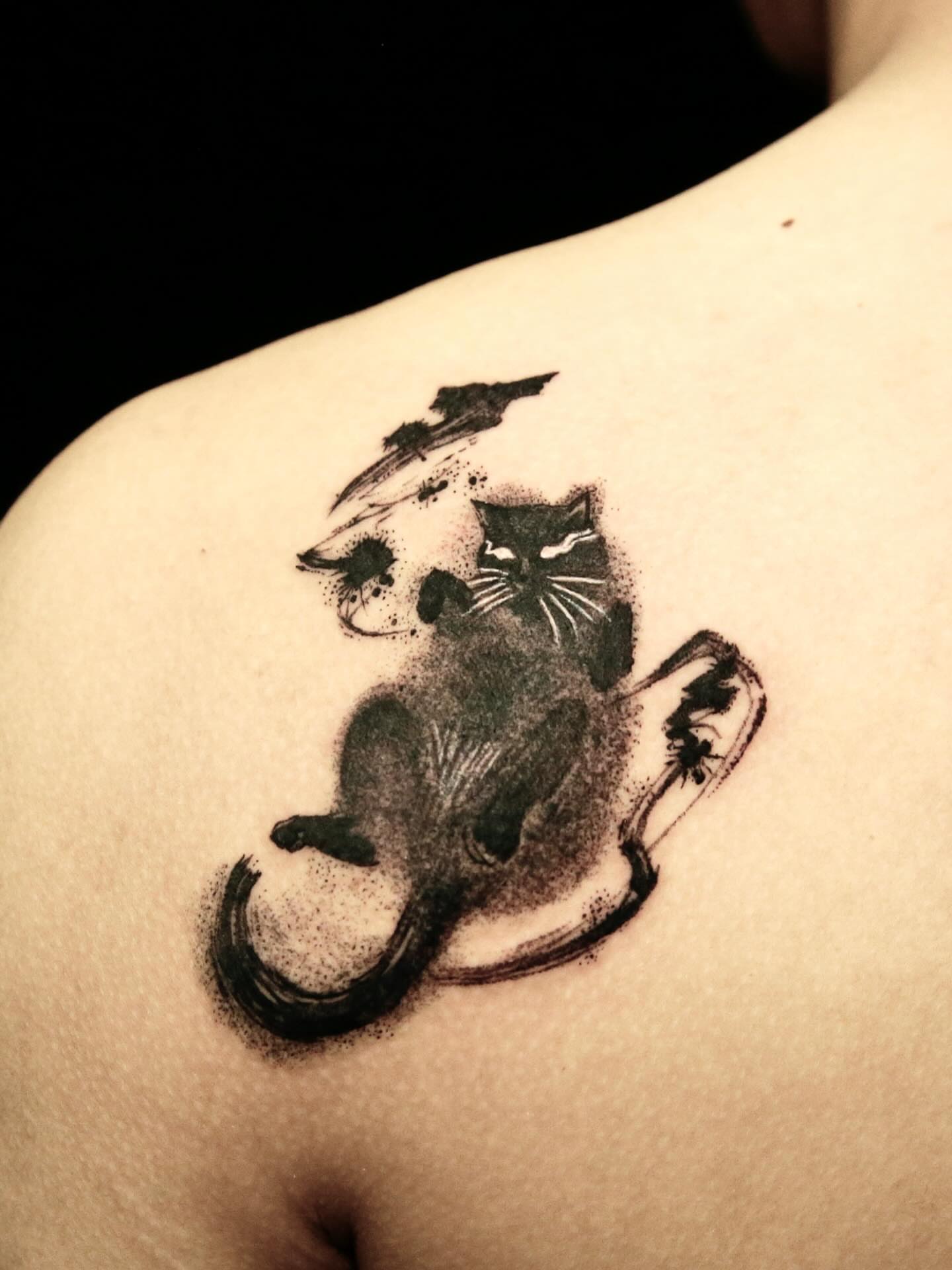 Tattoo by @echo.tattoos — dotwork