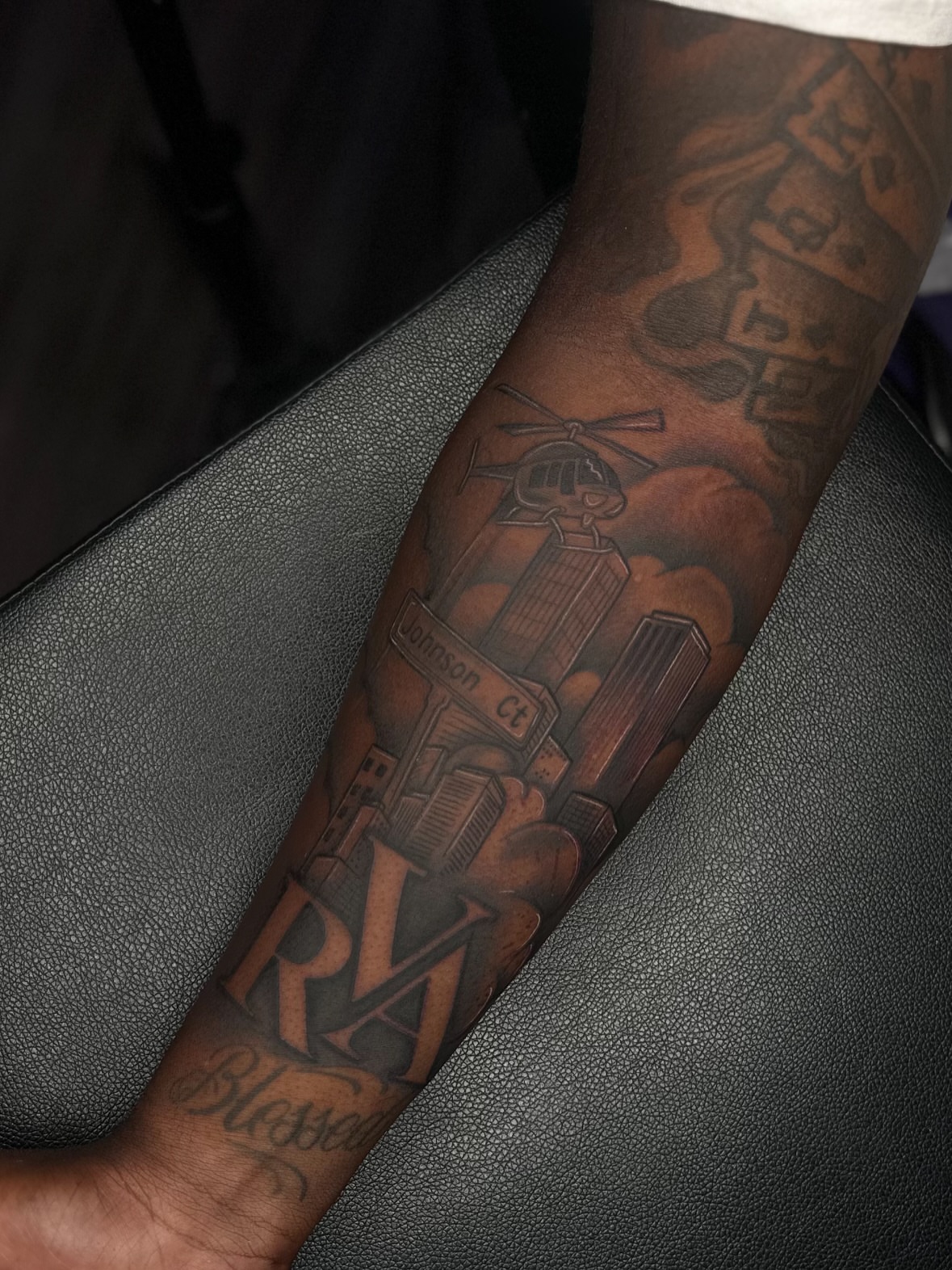 Tattoo by @divi.nediamonds — black_and_grey