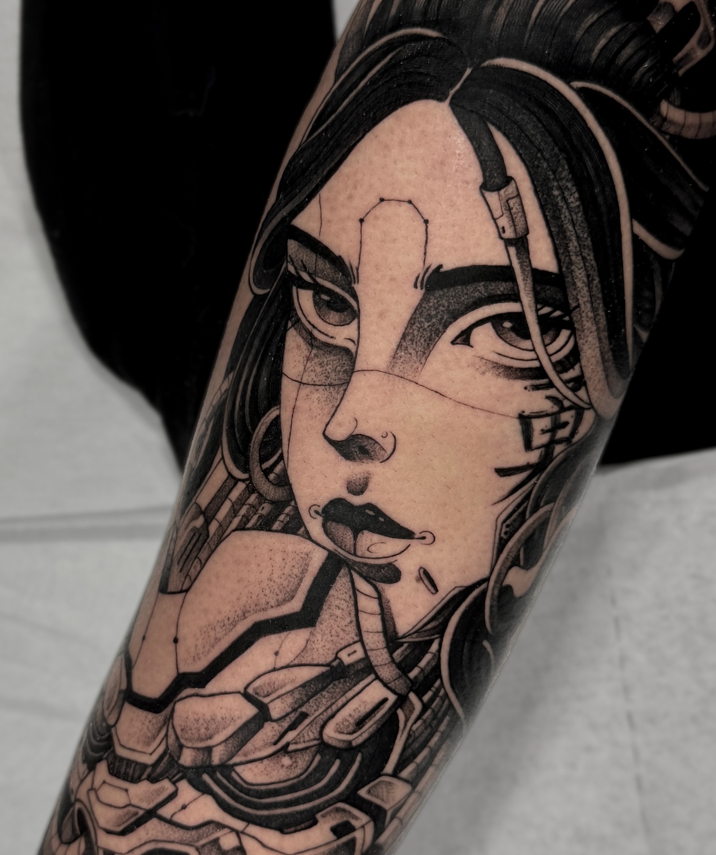 Tattoo by @tivengomez — black_and_grey, geometric