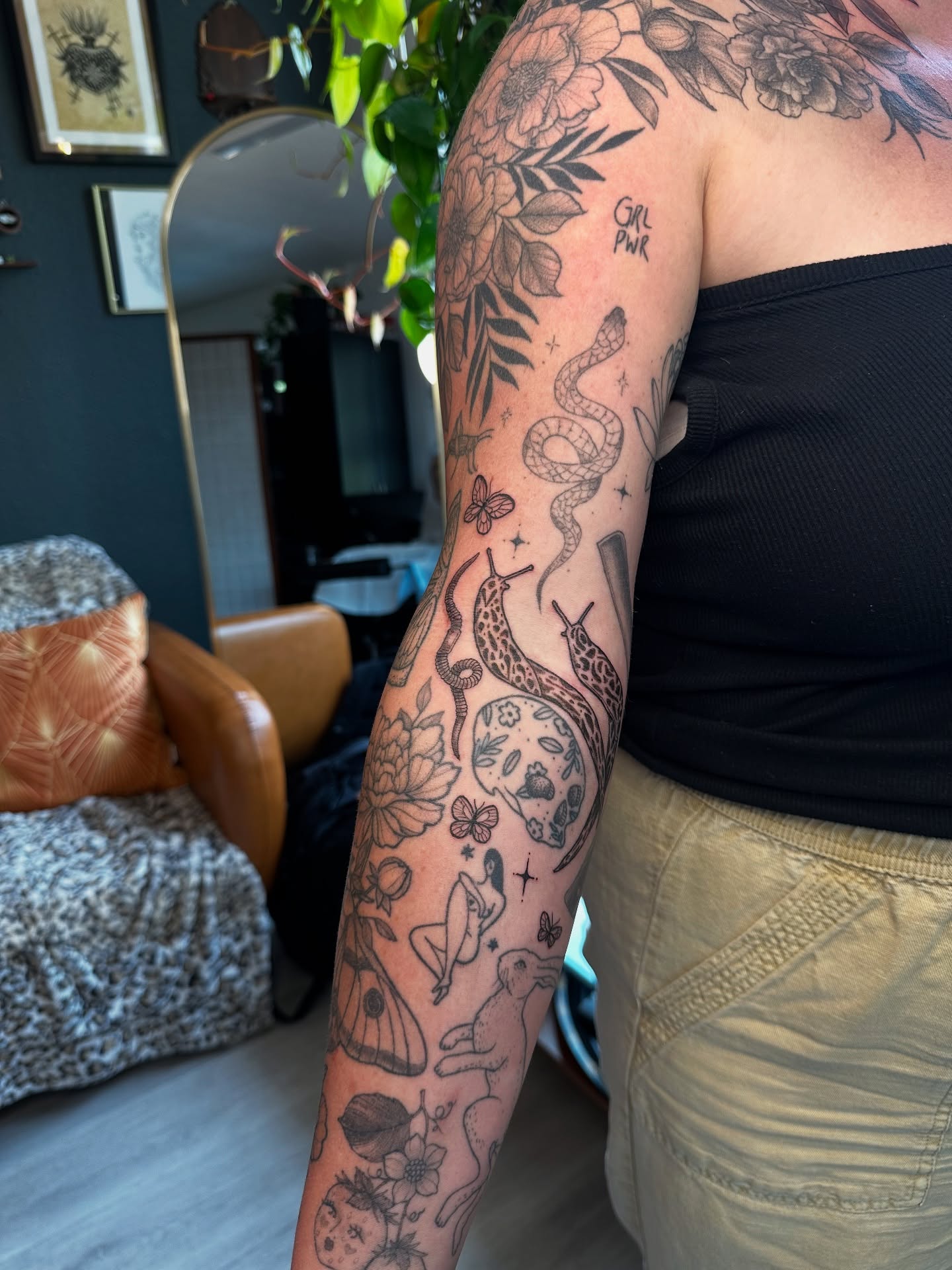 Tattoo by @obsidian_rabbit — black_and_grey