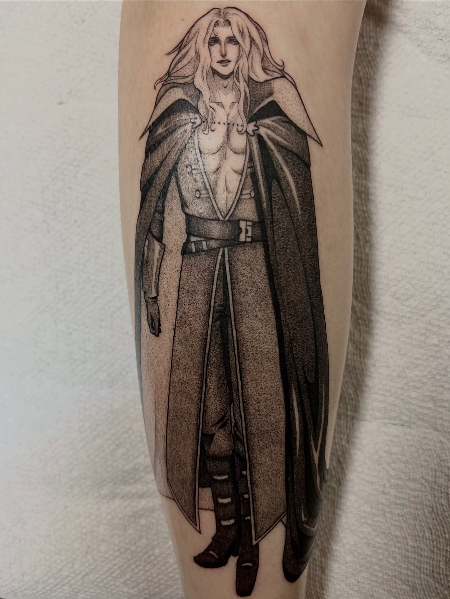 Tattoo by @savmaxtatz โ dotwork