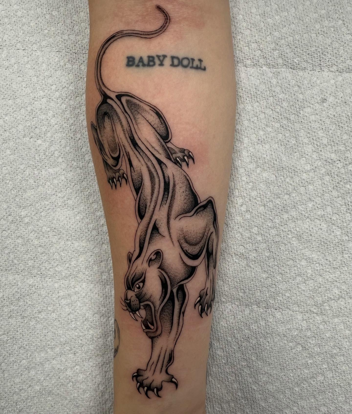 Tattoo by @tattedbycamryn โ dotwork