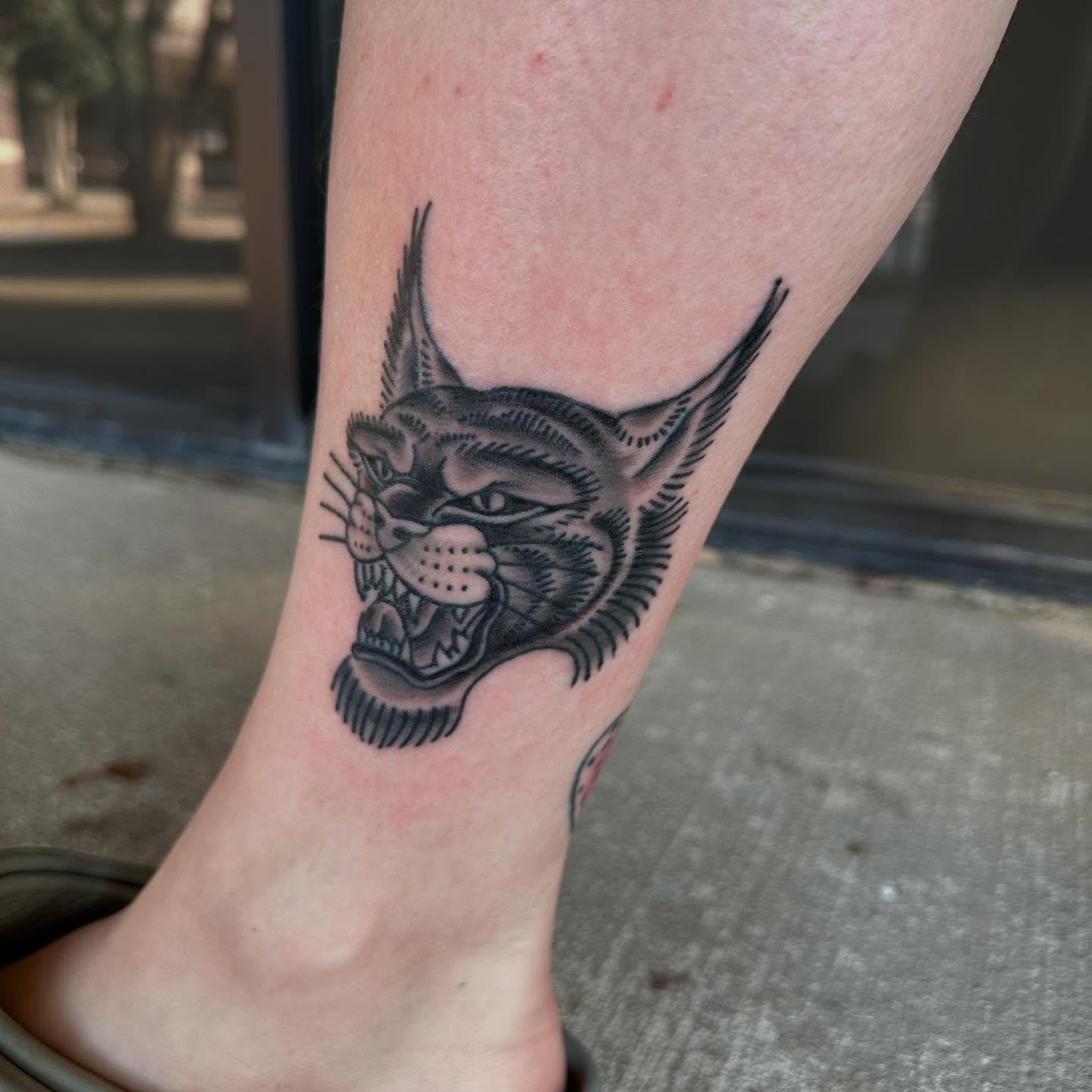 Tattoo by @whitneycreeptattoos โ american_traditional
