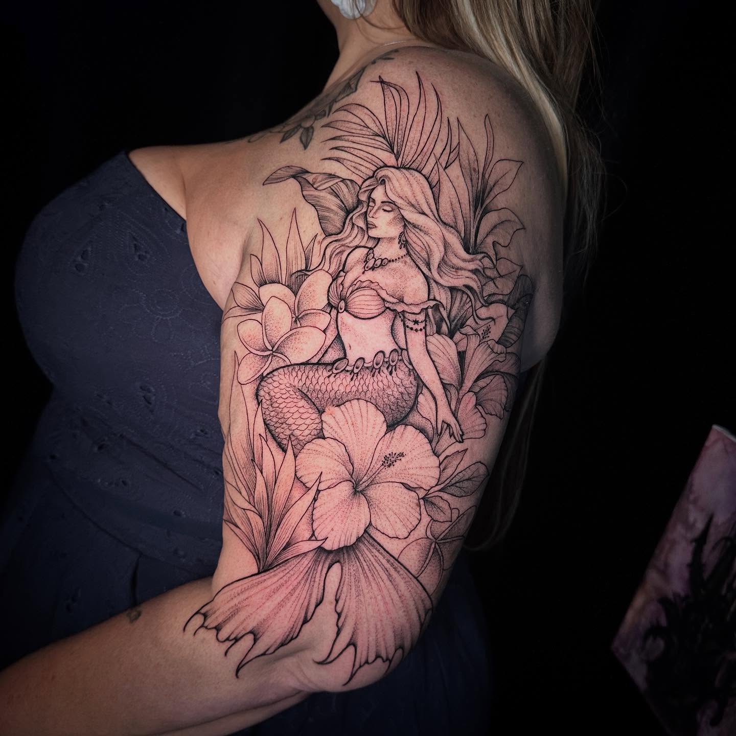 Tattoo by @inkedbysavanna — black_and_grey, realism