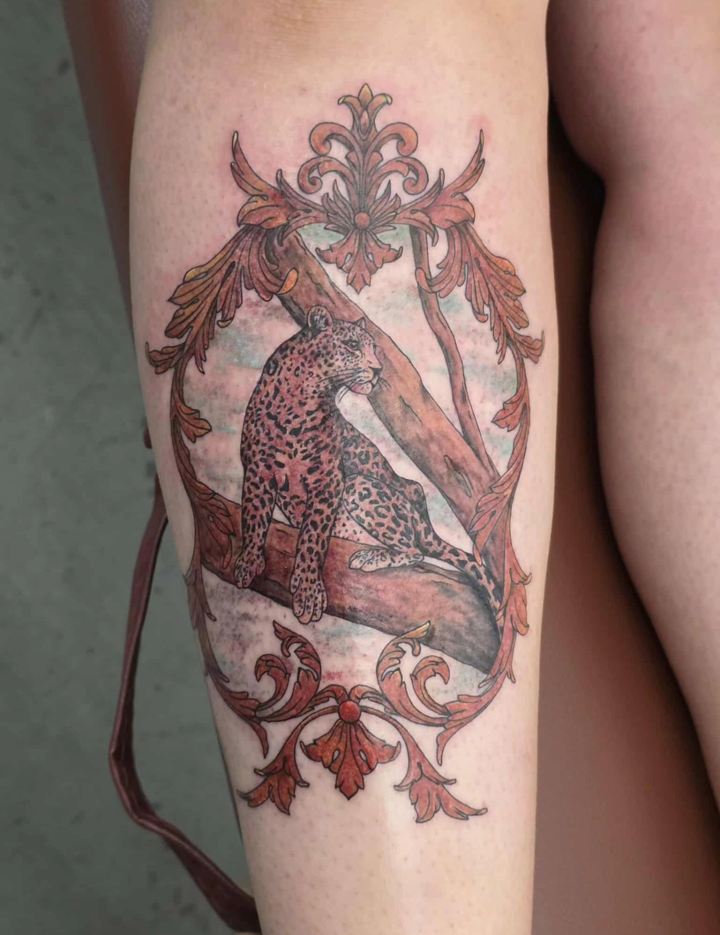 Leopard realism tattoo on the thigh by Hope Powell, Vancouver, Washington