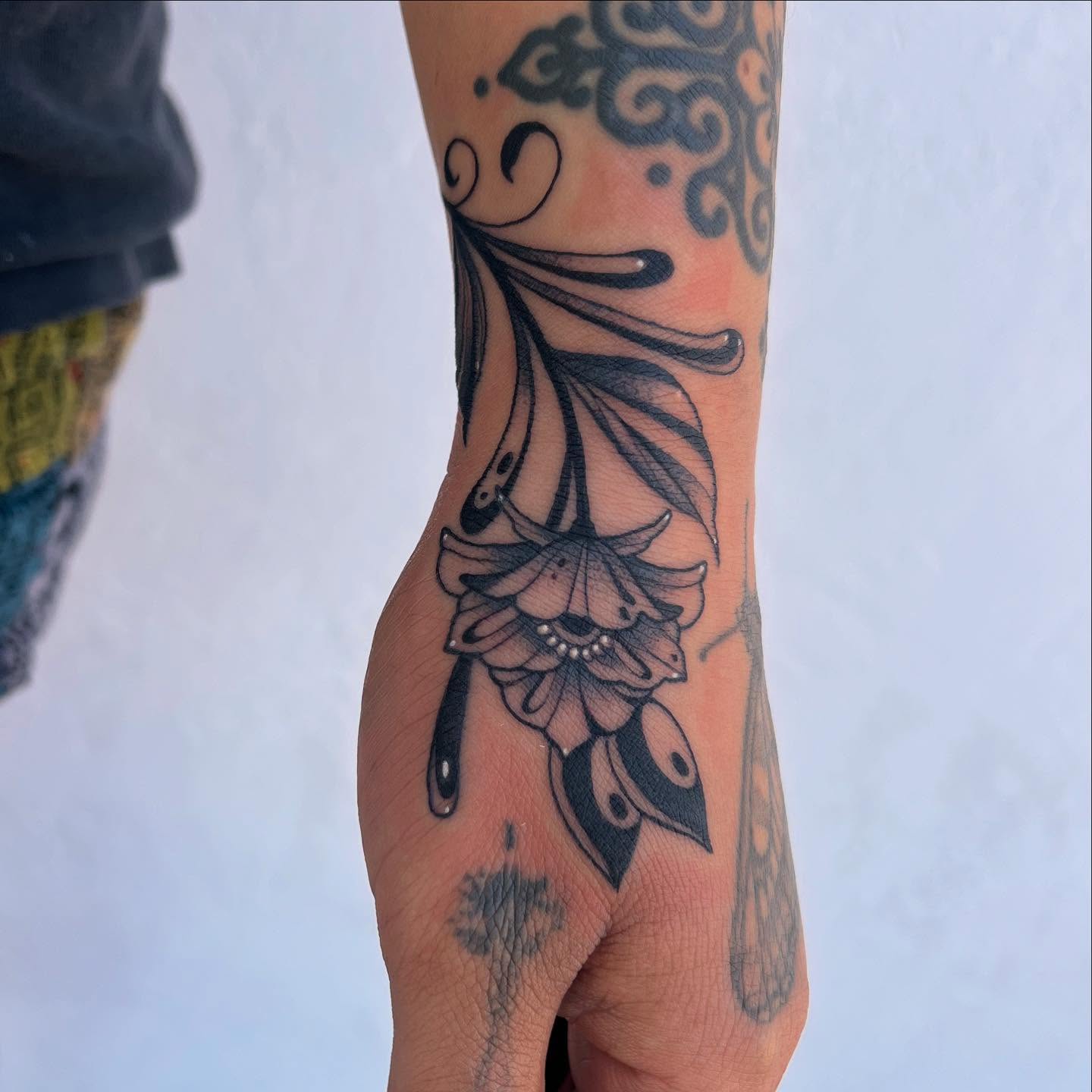Tattoo by @molliecooltattoos — black_and_grey