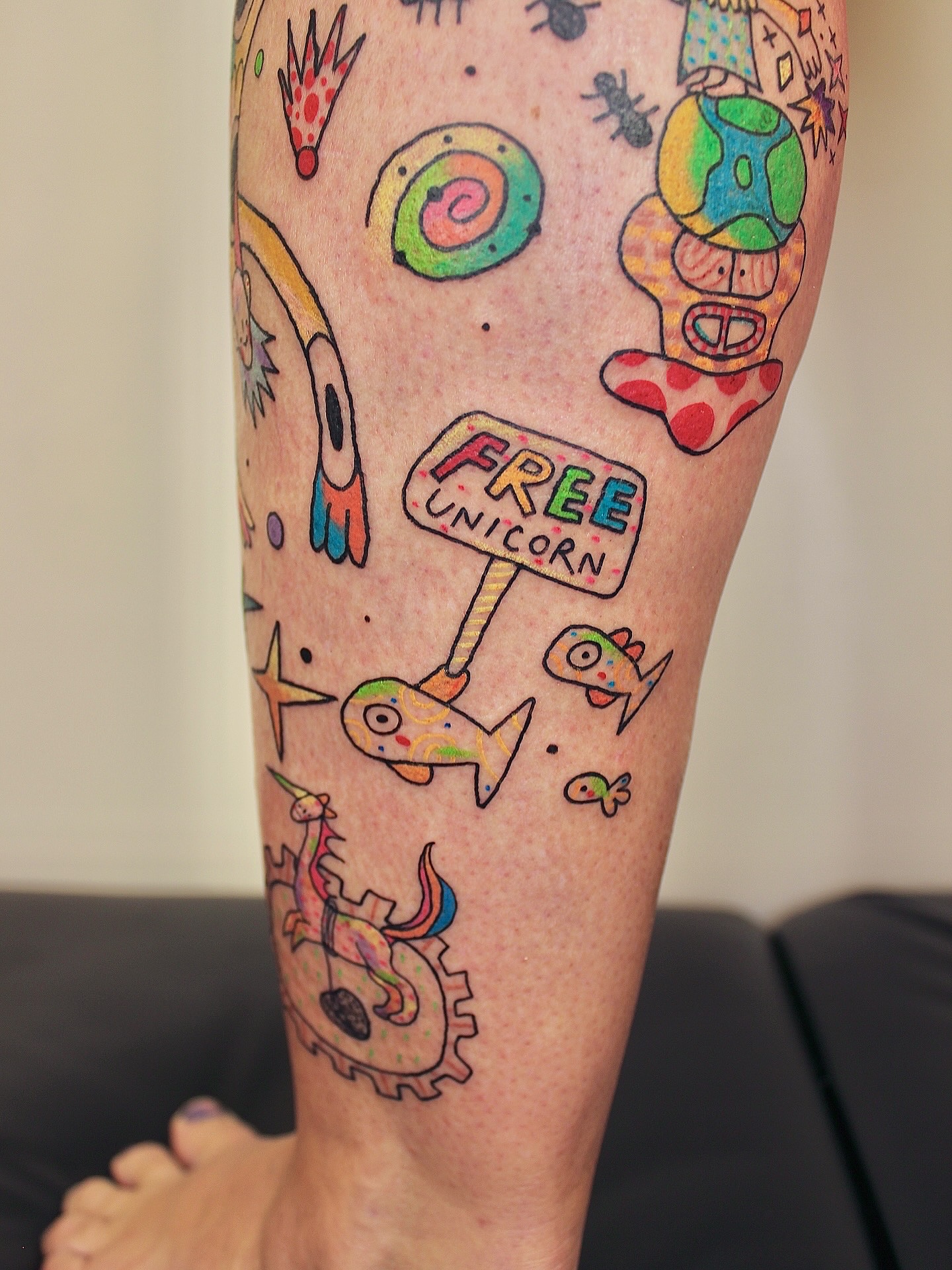 Tattoo by @youniseaweed — illustrative, dotwork