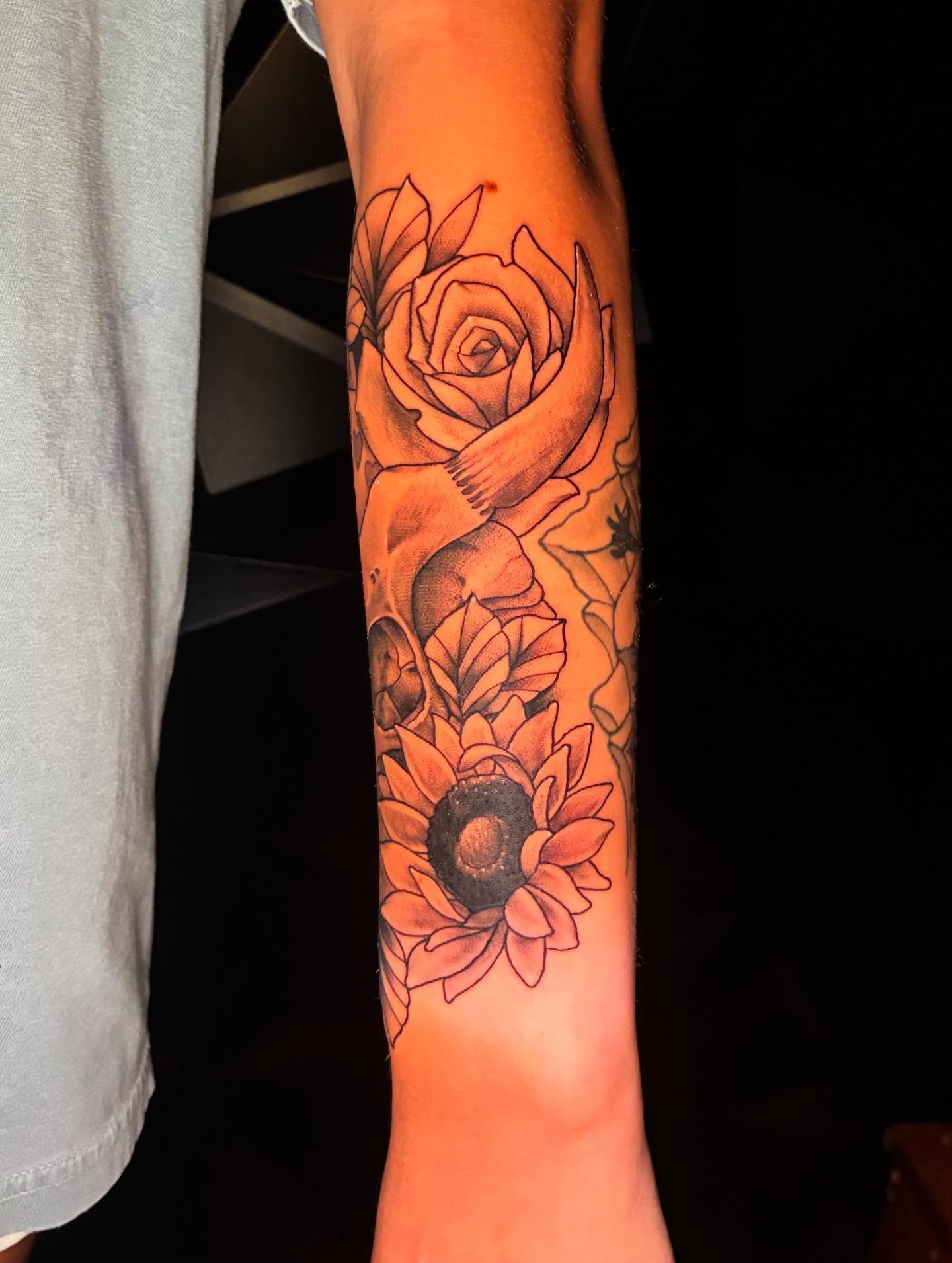 Tattoo by @jakeslayskrakens β black_and_grey