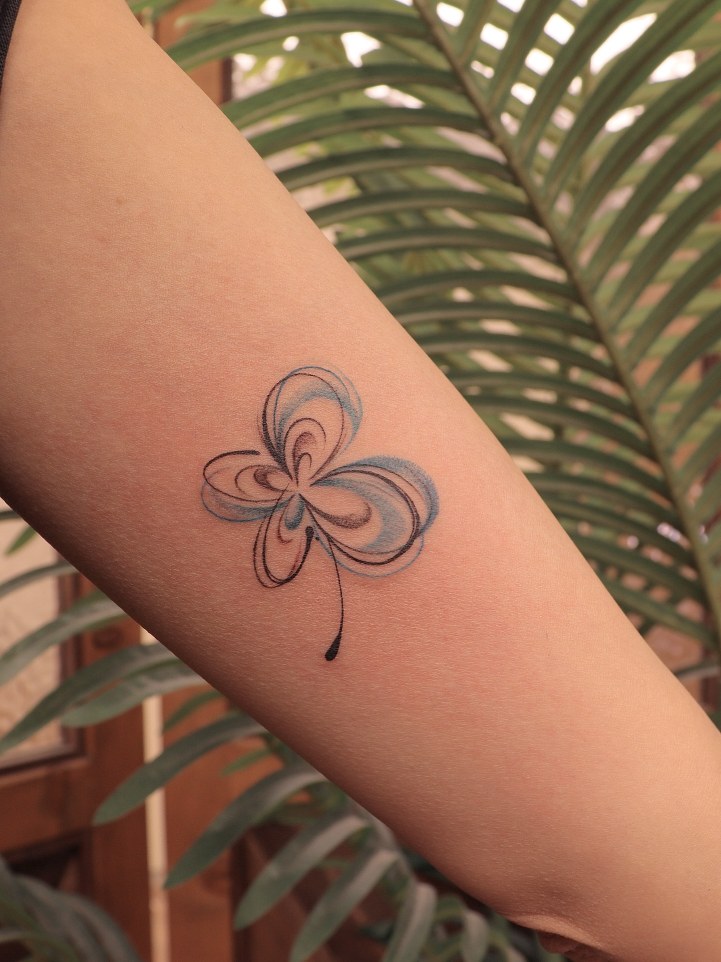 Tattoo by @irislamht — dotwork