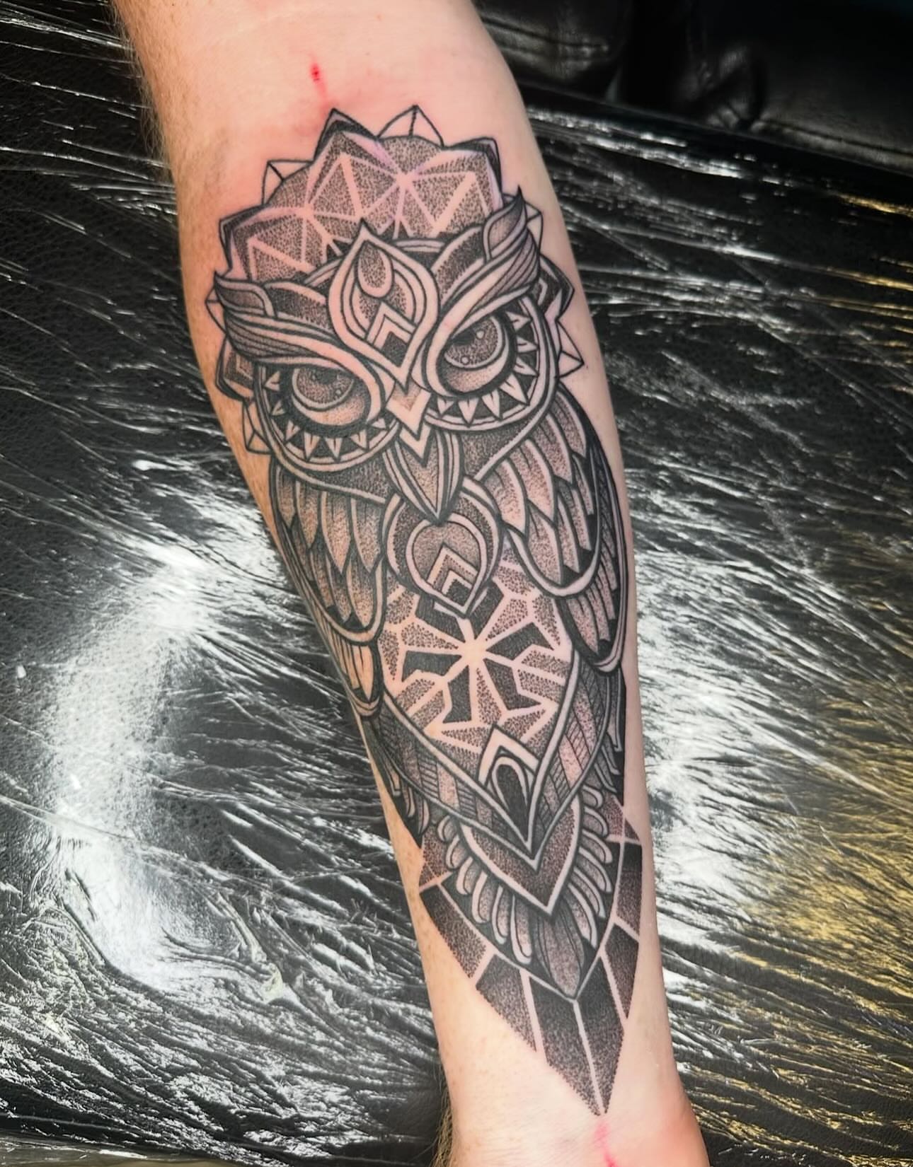 Owl dotwork tattoo on the forearm by Kieran Gorse (Mihalovits) 🏴󠁧󠁢󠁷󠁬󠁳󠁿 🇺🇸