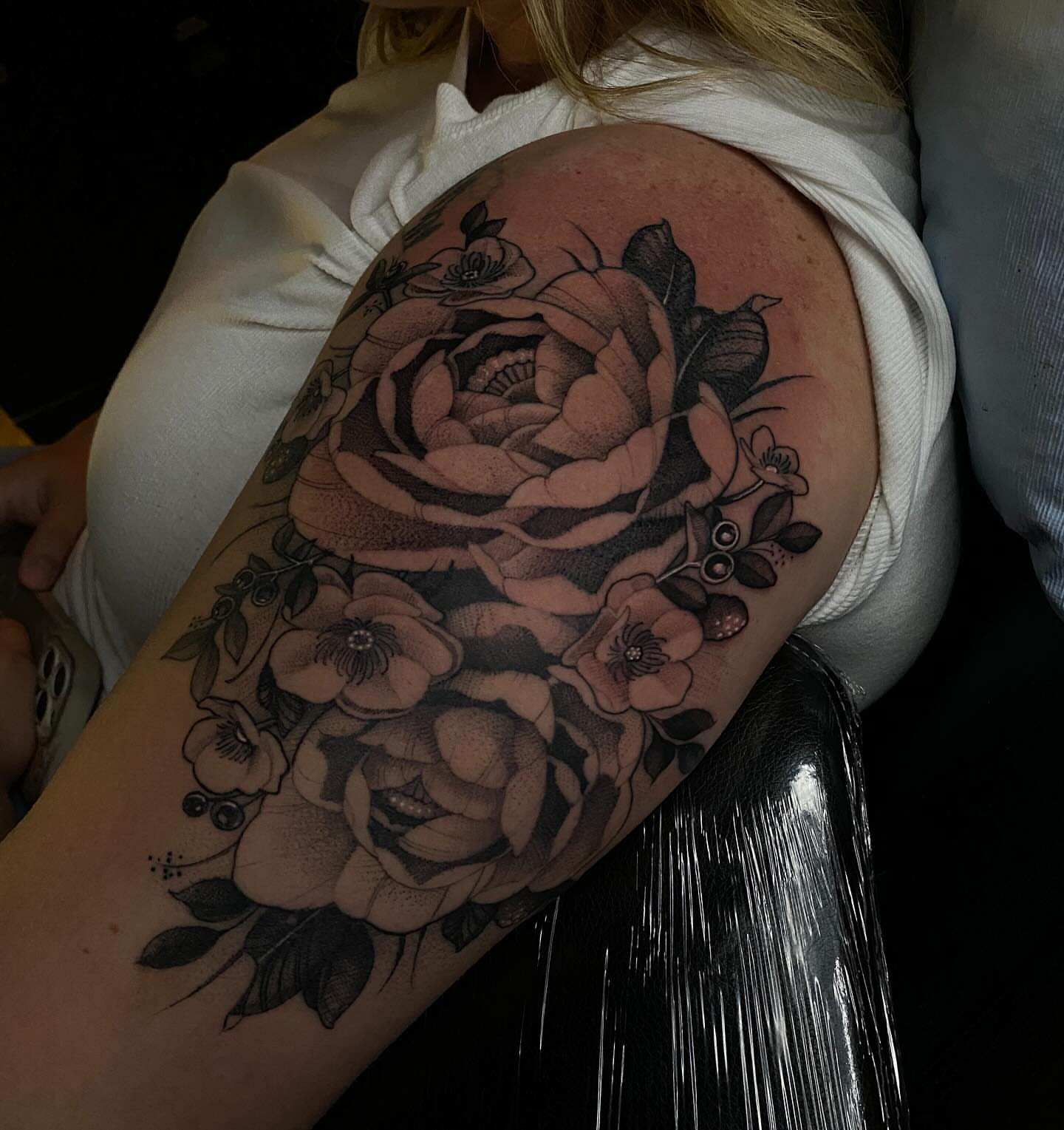 Floral bouquet realism tattoo on the shoulder by 𝔗𝔞𝔶𝔩𝔬𝔯 𝔈𝔩𝔦𝔷𝔞𝔟𝔢𝔱𝔥, Tulsa, Oklahoma