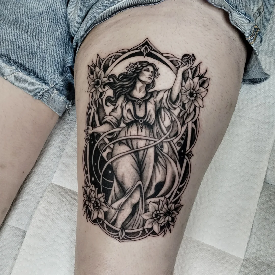 Tattoo by @wren.m.a.d.d β black_and_grey, ornamental