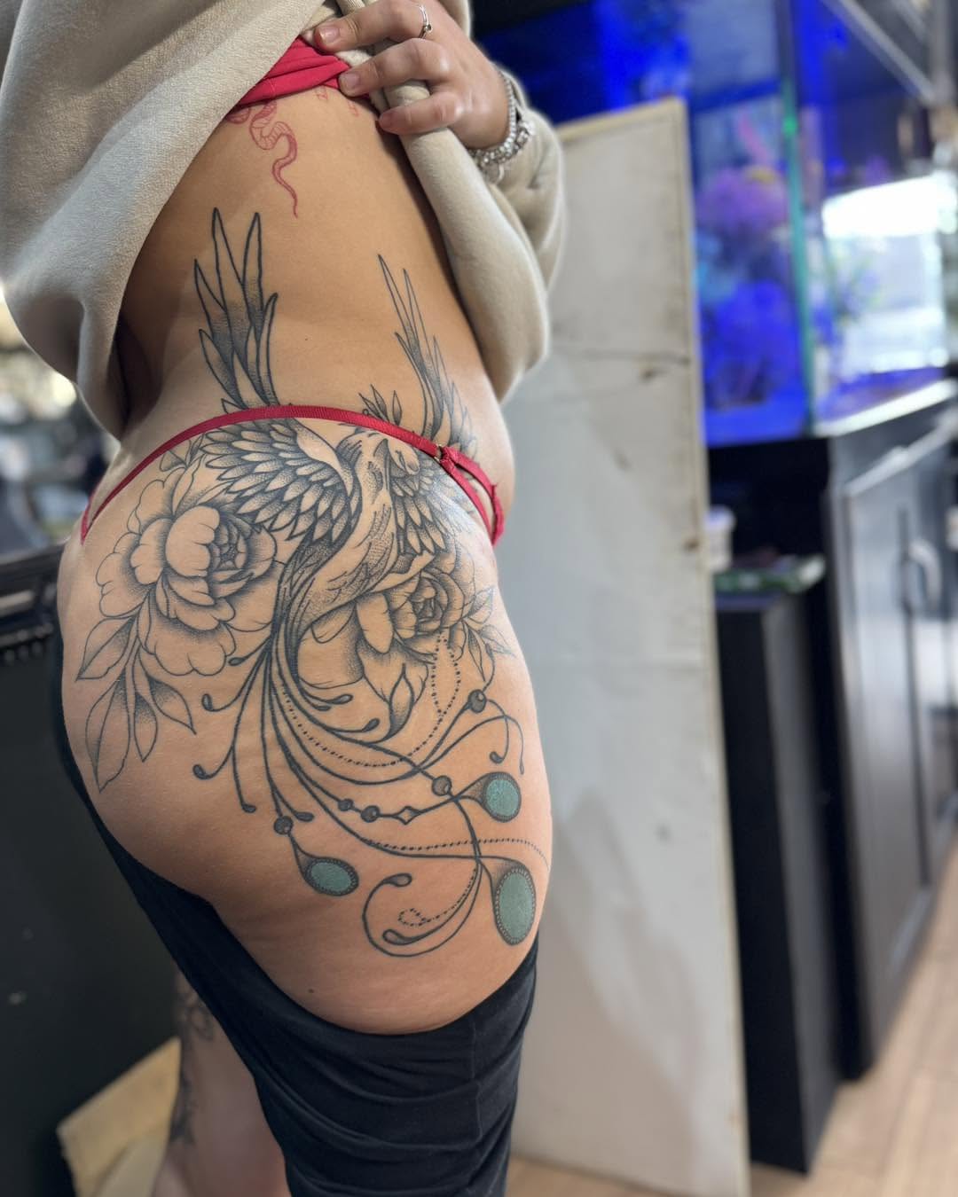 Tattoo by @gchlo123 — black_and_grey