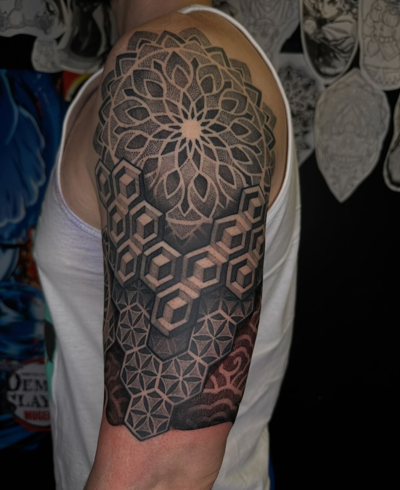 Geometric mandala dotwork tattoo on the forearm by Kieran Gorse (Mihalovits) 🏴󠁧󠁢󠁷󠁬󠁳󠁿 🇺🇸