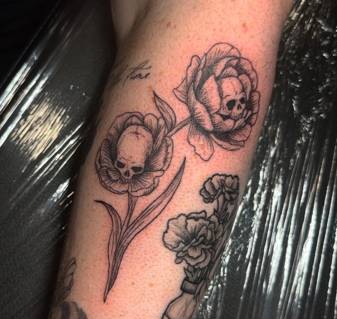 Tattoo by @kendraedgellart — black_and_grey