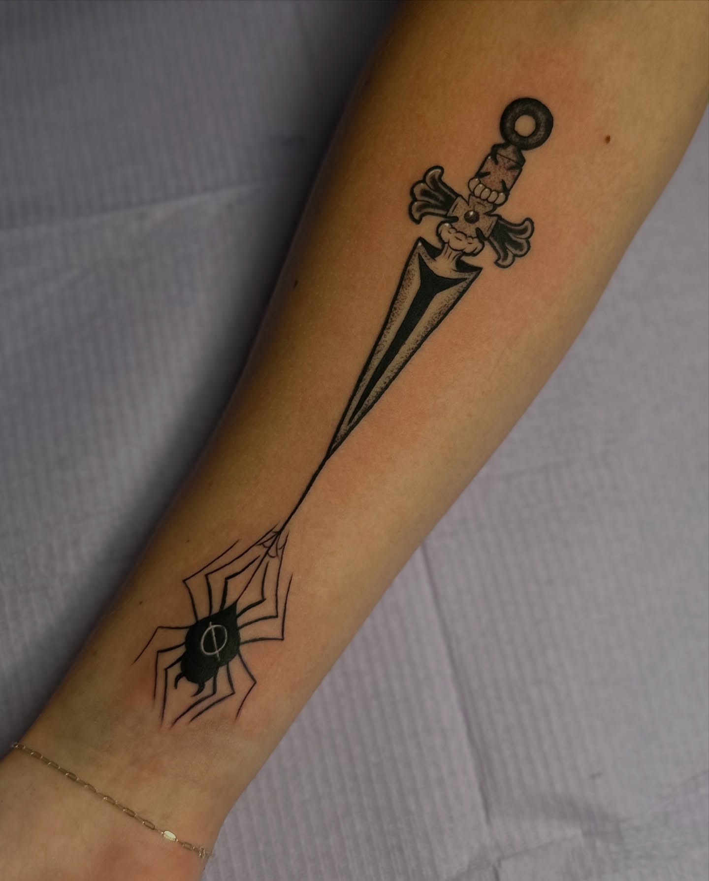 Tattoo by @stungbystaxx — black_and_grey