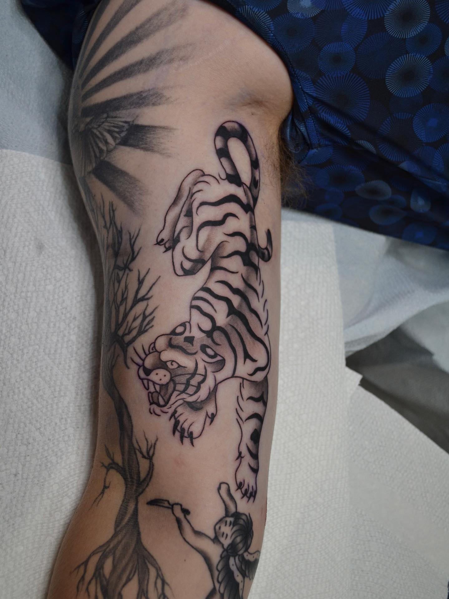 Tattoo by @vulgarviolets — black_and_grey