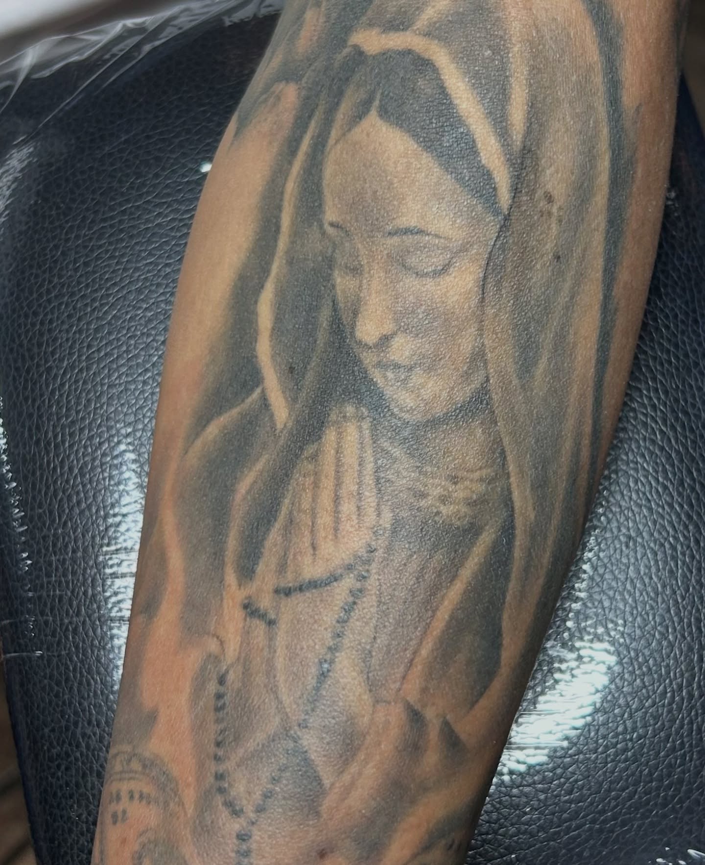 Tattoo by @la_diabhla — black_and_grey