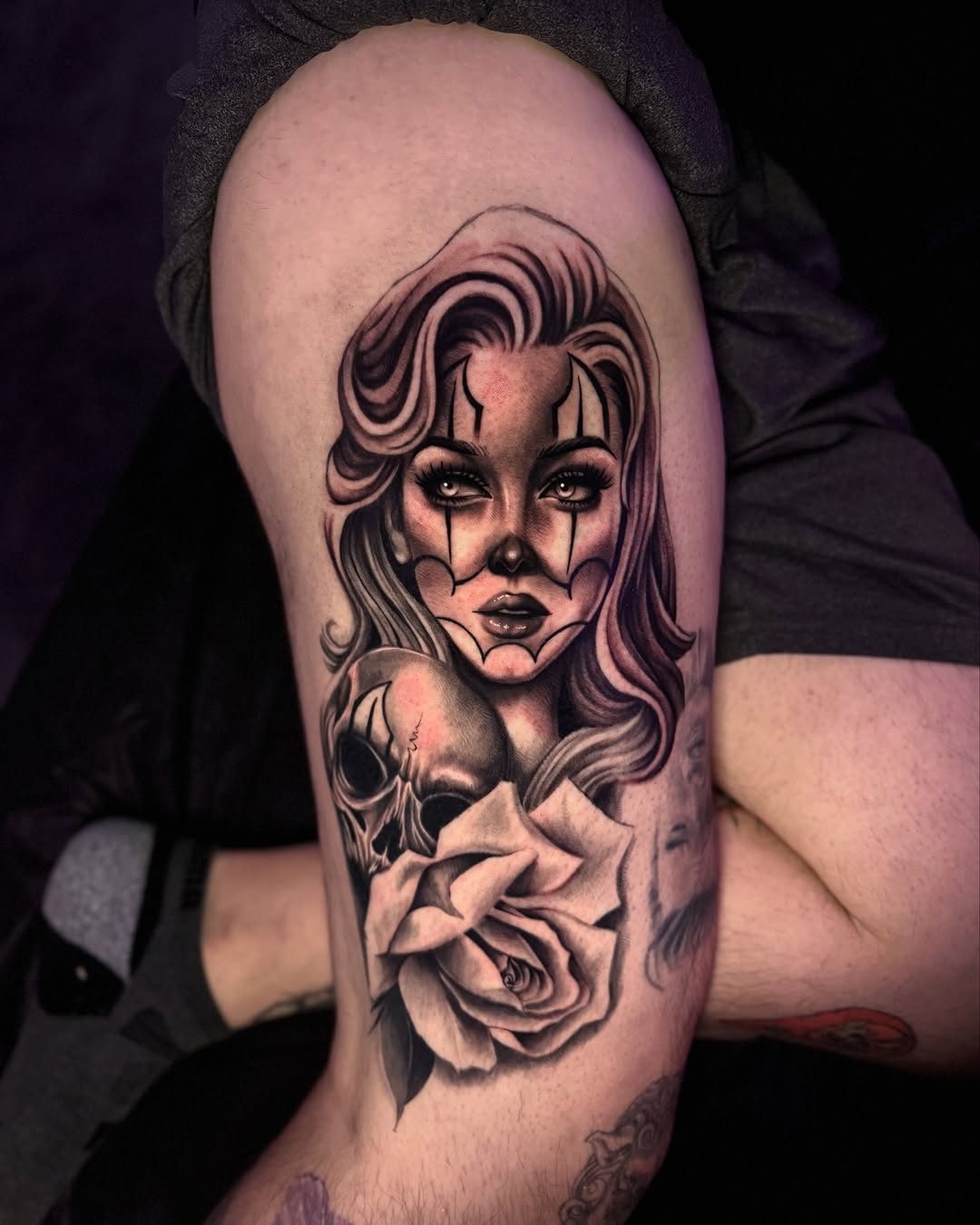 Chicano tattoo on the thigh by Tommy Nguyen, Eastpointe, Michigan