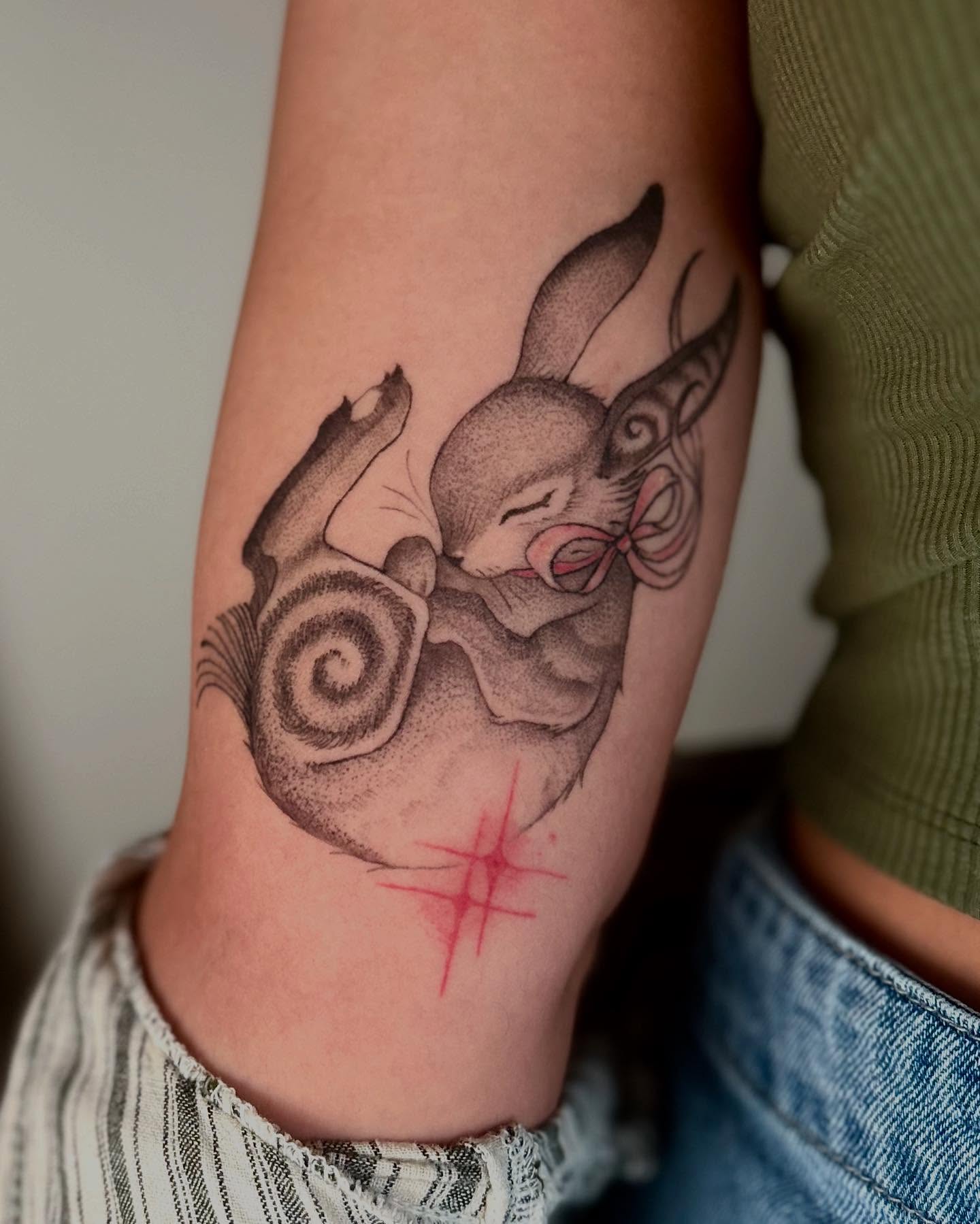 Tattoo by @pixisoda โ dotwork
