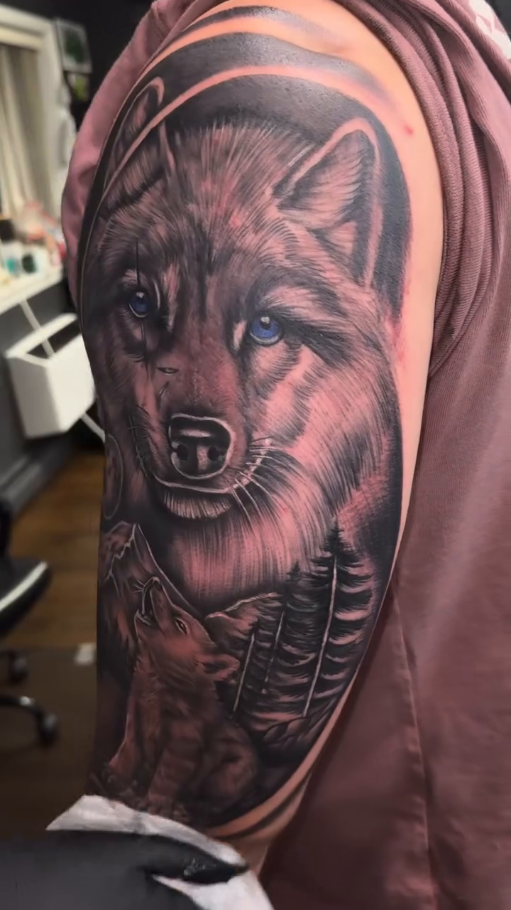 Wolf and cub realism tattoo by Licensed Tattoo Artist πΈπ»