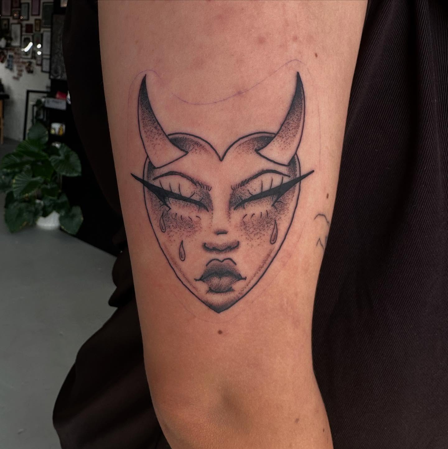 Tattoo by @hannahmoon.tattoos — dotwork