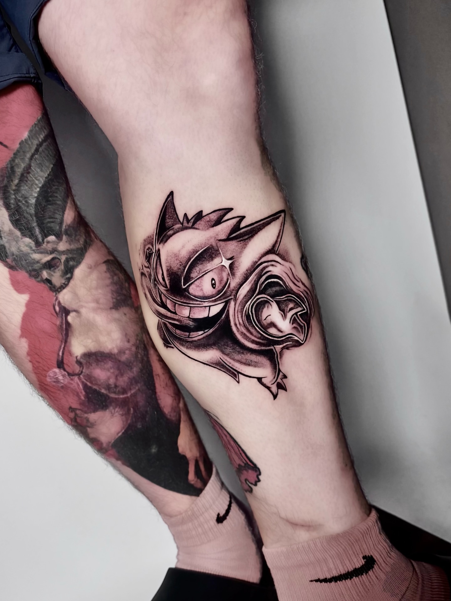 Tattoo by @owlliemoontattoo — black_and_grey