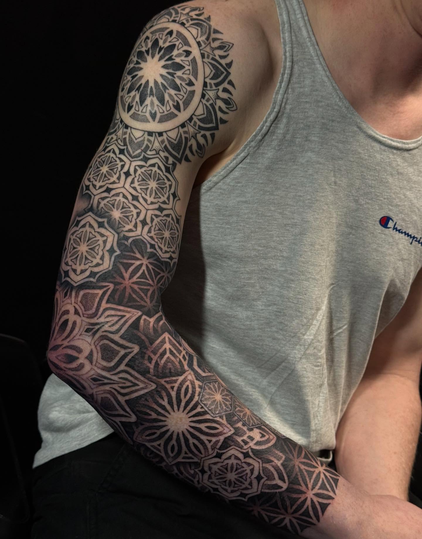 Geometric mandala geometric tattoo on the upper arm by Jesse (Dreadzilla)