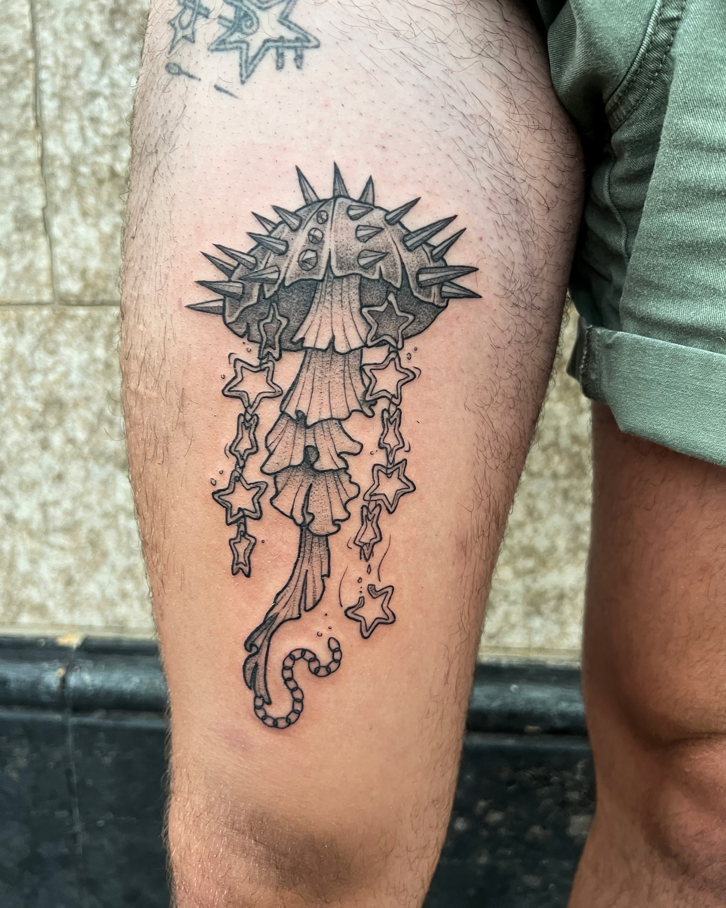 Jellyfish black and grey tattoo on the thigh by ππ²π§π§ ππ’π₯πππ« (π©π¦