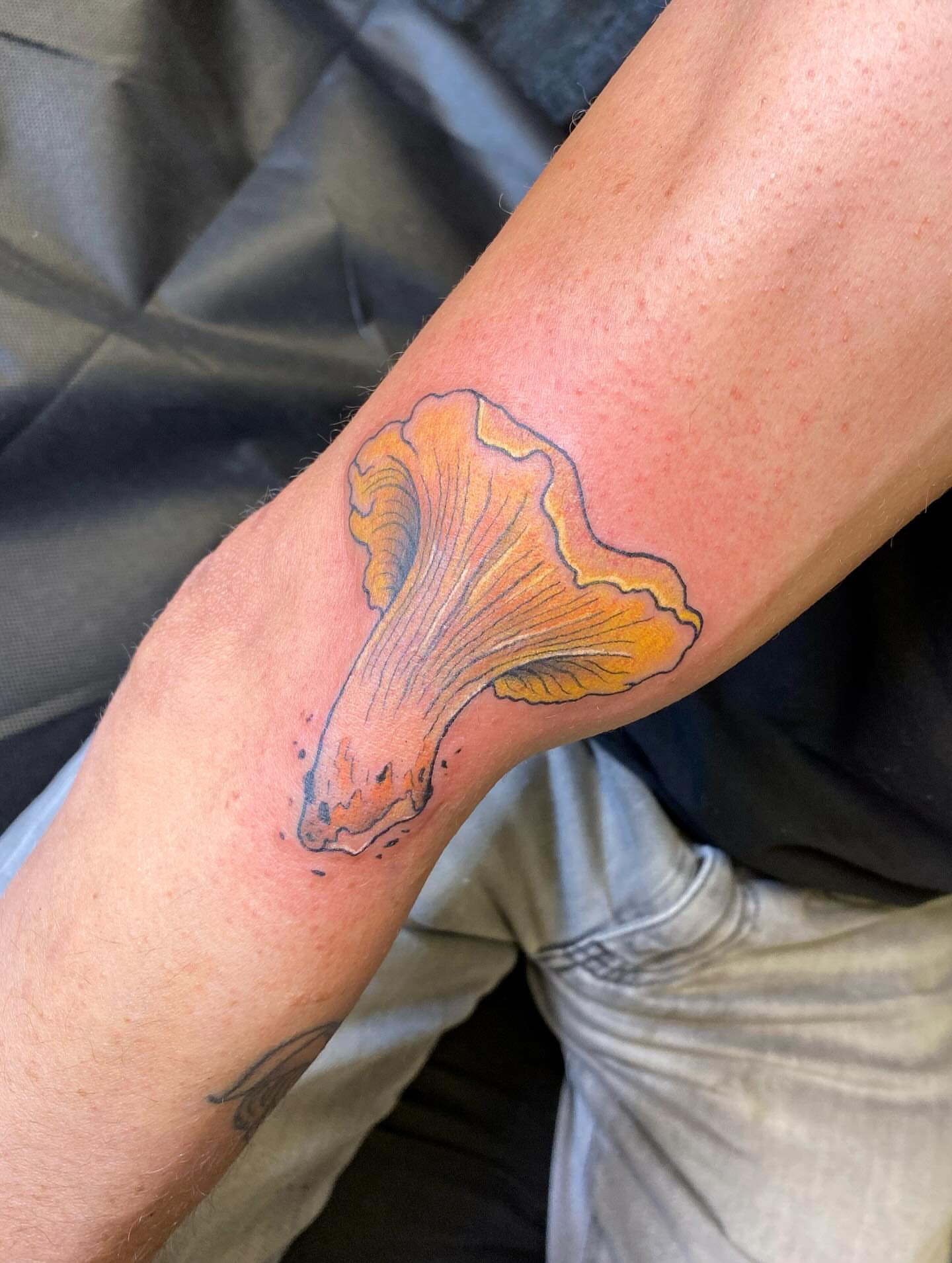 Tattoo by @sarahstabbies — realism