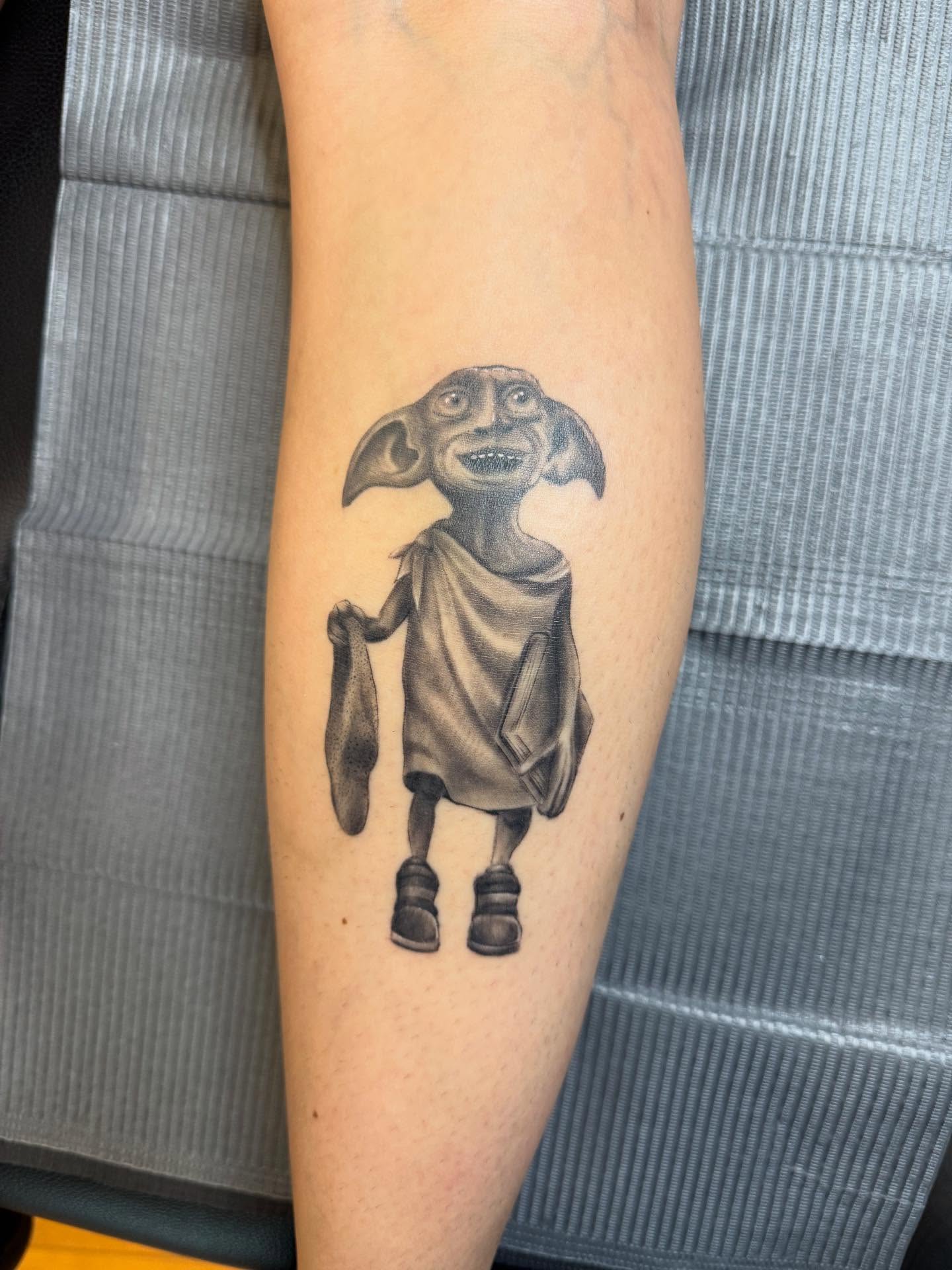 Tattoo by @tattoosbyfe — realism