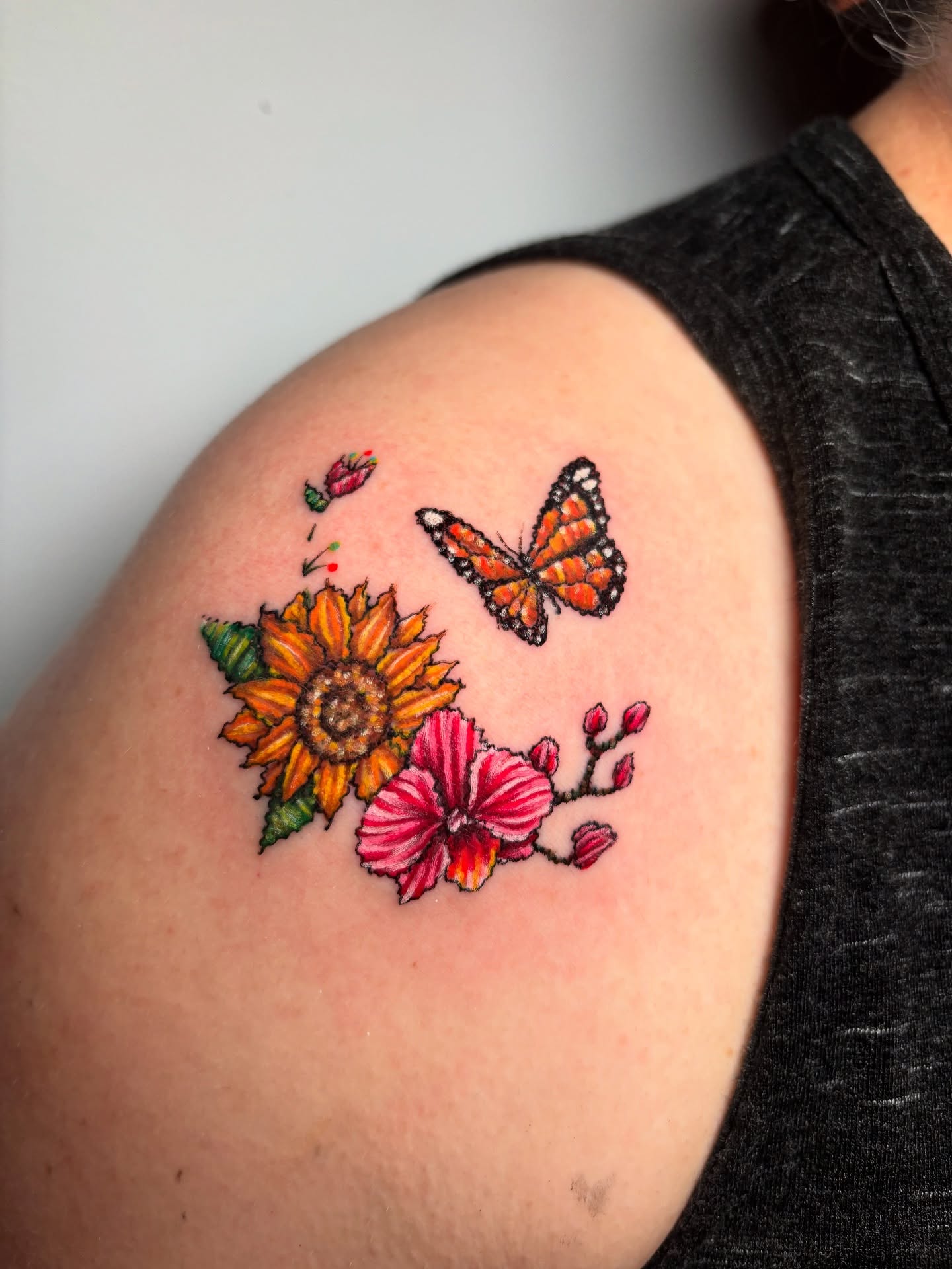 Sunflower and butterfly realism tattoo on the shoulder by 𝕮𝖍𝖊𝖞𝖊𝖓𝖓𝖊