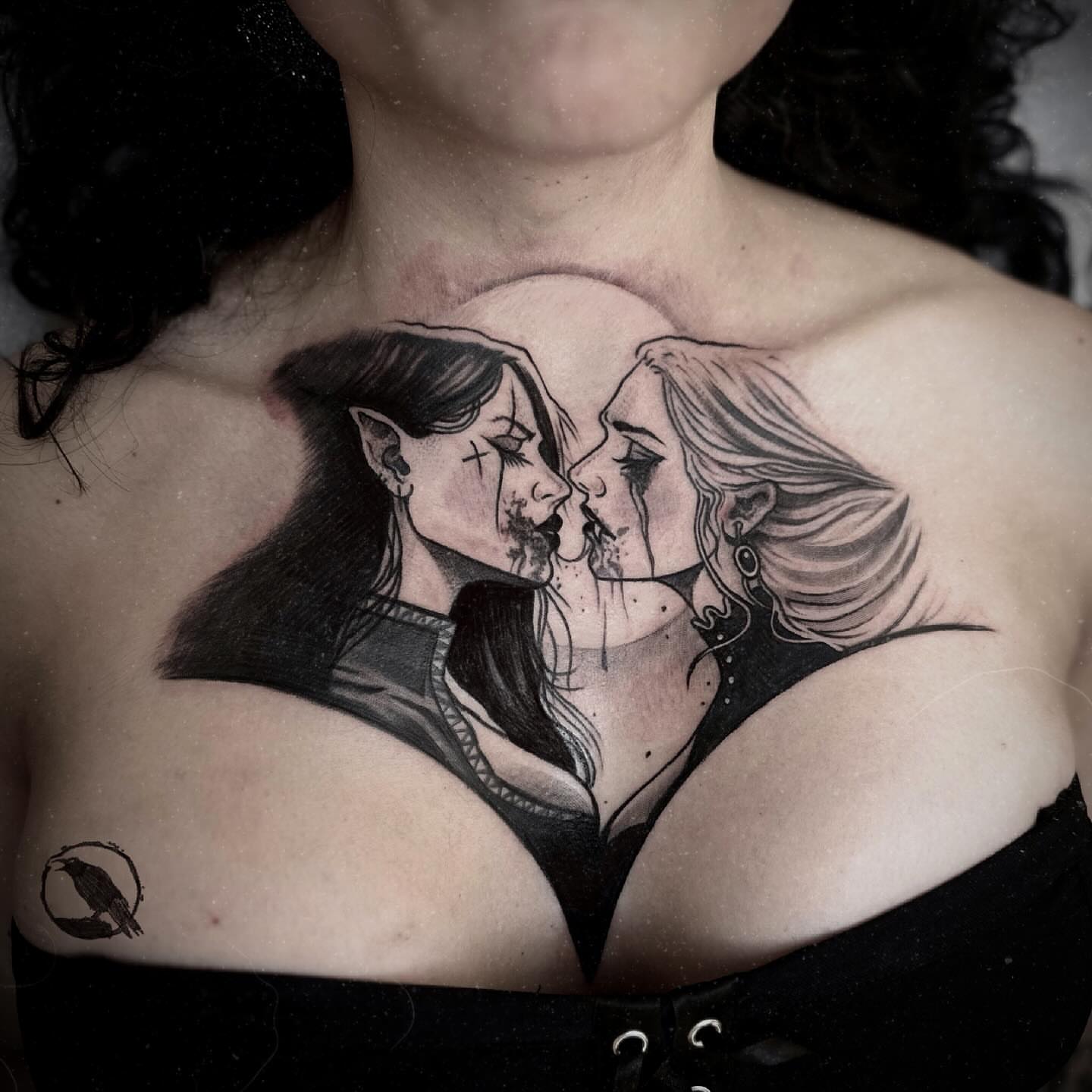 Kissing couple realism tattoo on the chest by 𝕽𝖎𝖌𝖊𝖗𝖘 𝕳𝖆𝖒𝖟𝖆, San Francisco, California