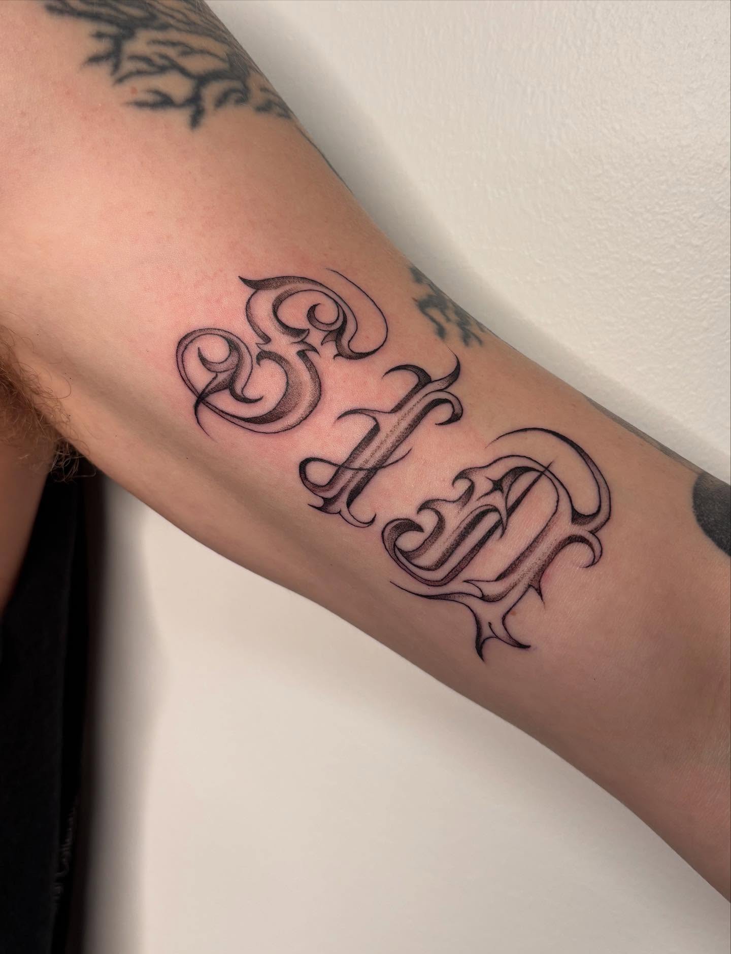 Tattoo by @polarizedbaby β lettering_script