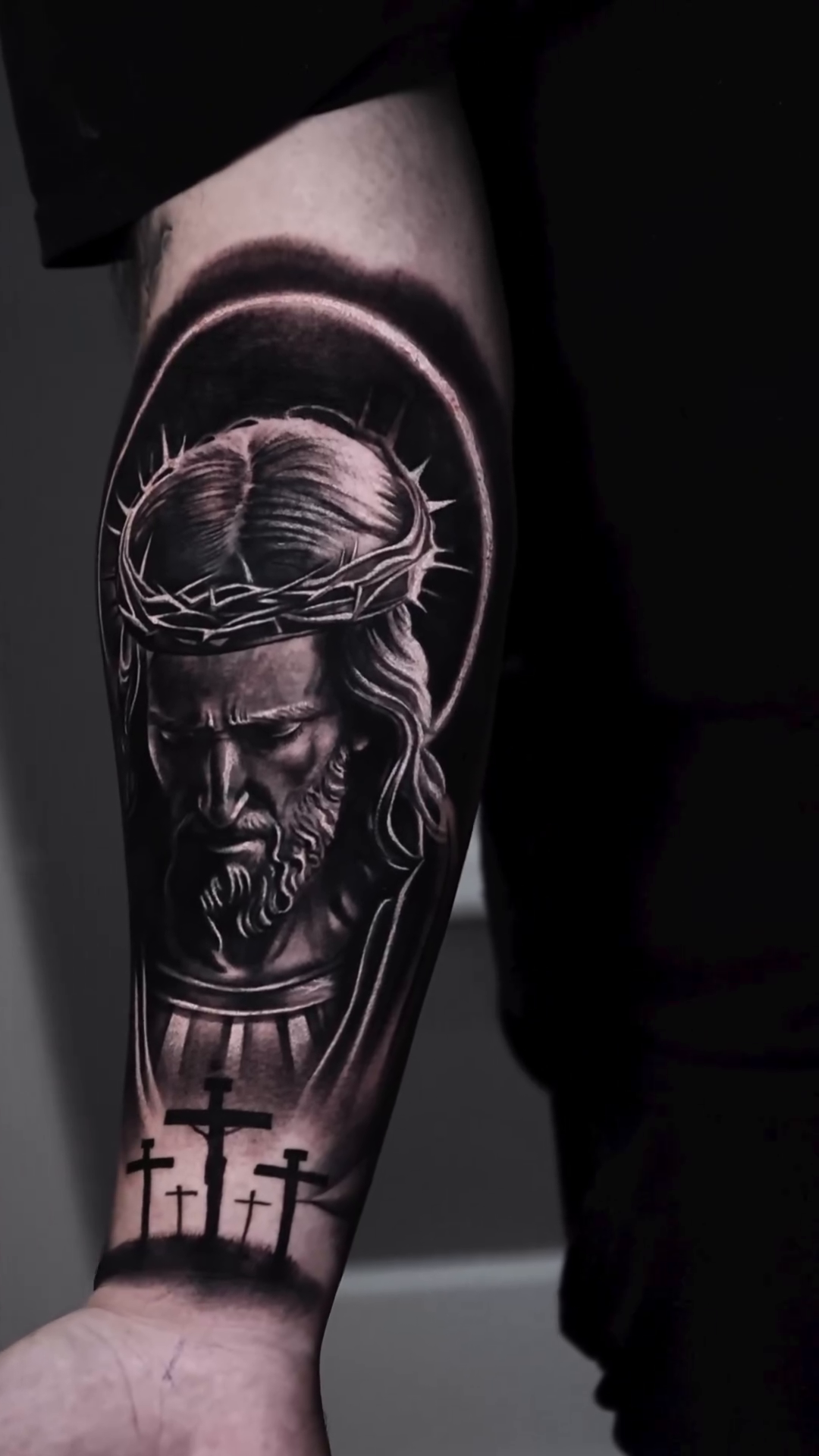 Jesus Christ realism tattoo by Ali Saleh 🇱🇧 Detroit Tattoo Artist, Dearborn, Michigan