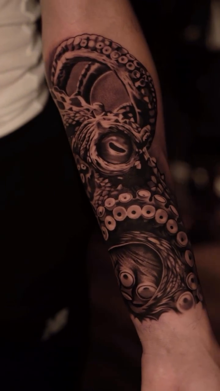 Octopus realism tattoo by @kotytattoos
