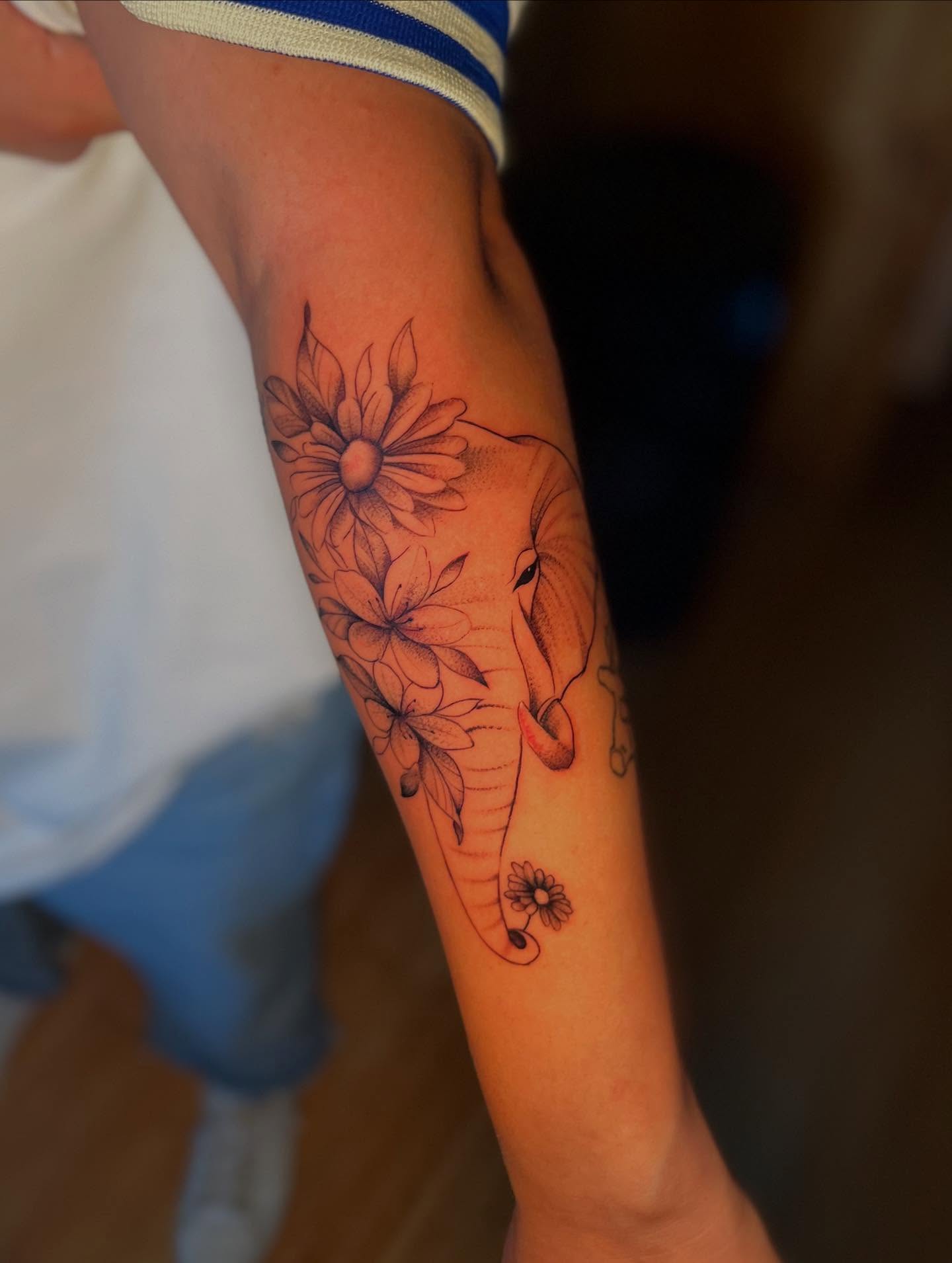 Tattoo by @pyero_ink — dotwork