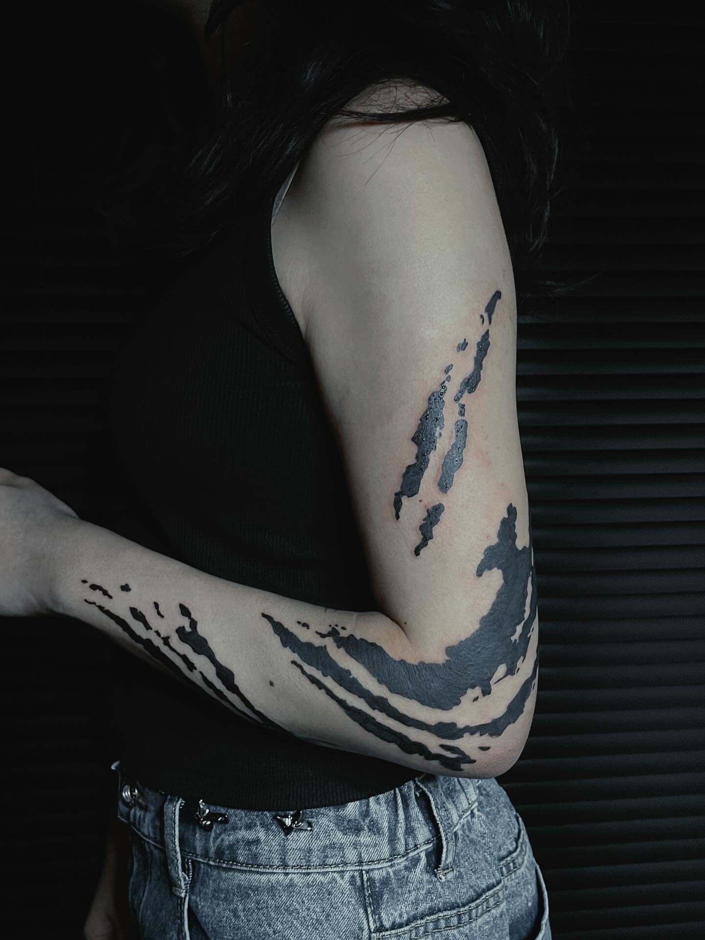 Tattoo by @mung_tattoo — black_and_grey