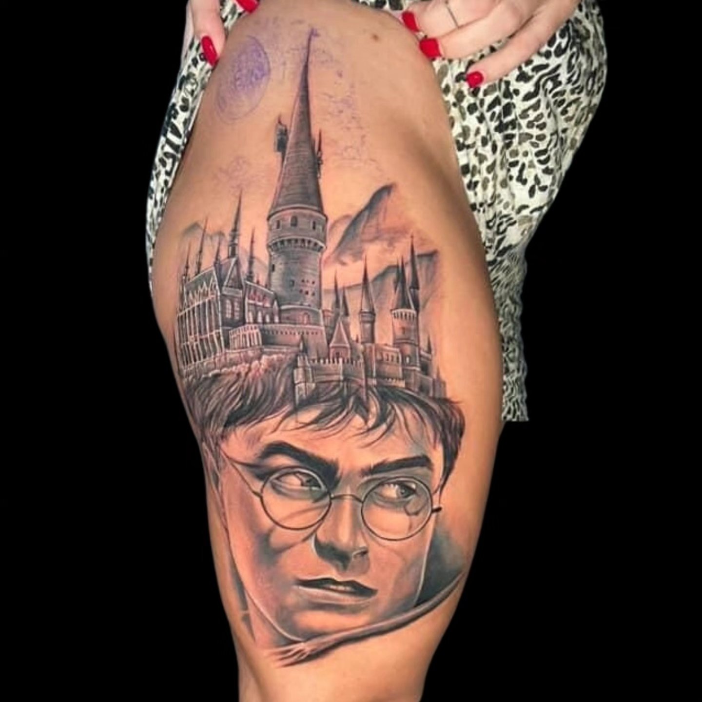 Harry Potter realism tattoo on the thigh by 𝐍𝐄𝐗'𝐒 𝐈𝐍𝐊 🇨🇺, Tampa