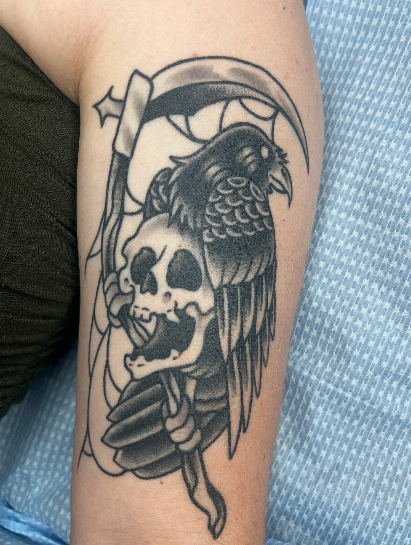 Tattoo by @kronetattoos — black_and_grey