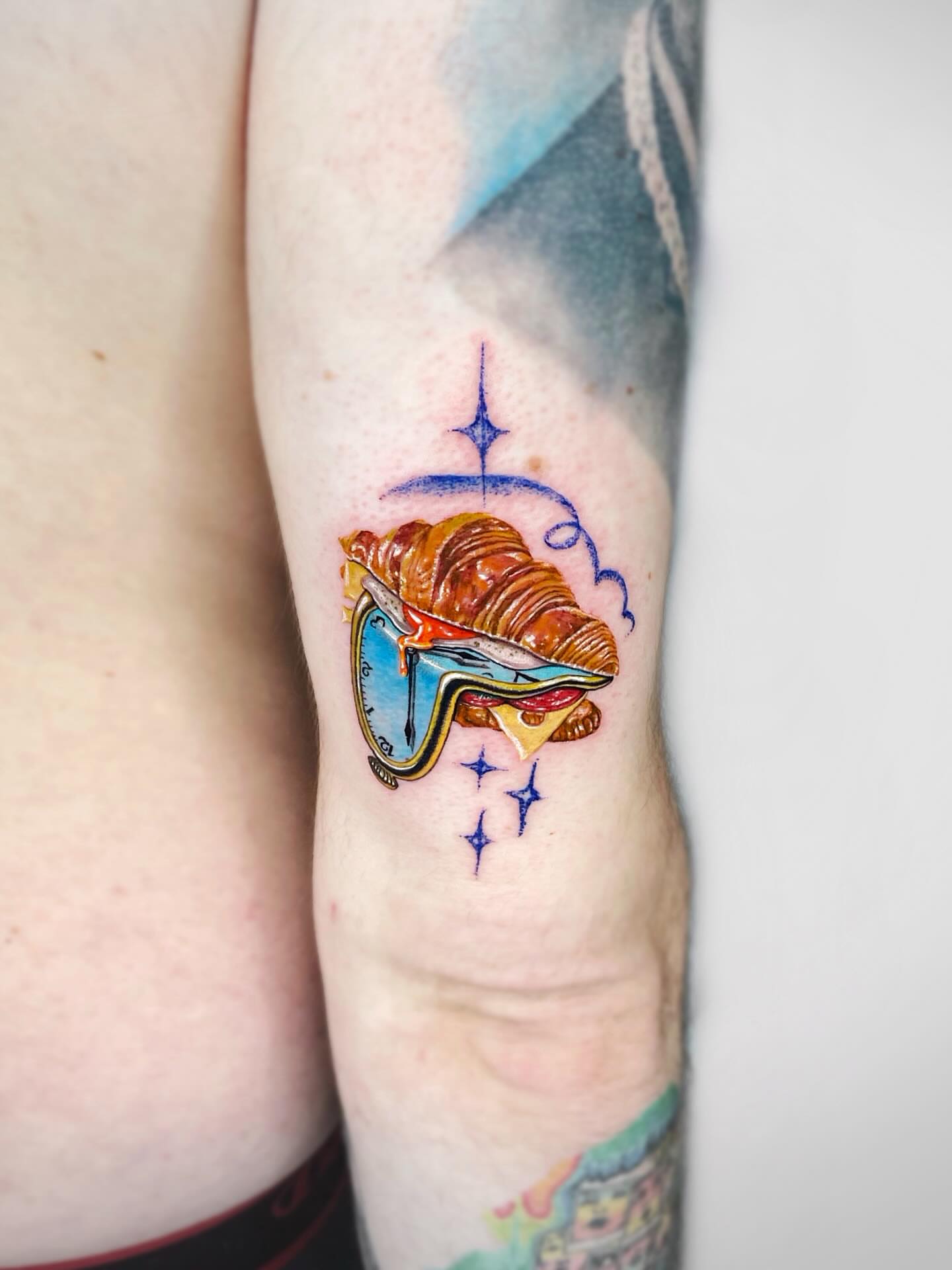 Shell and clock new school tattoo on the forearm by Yeye