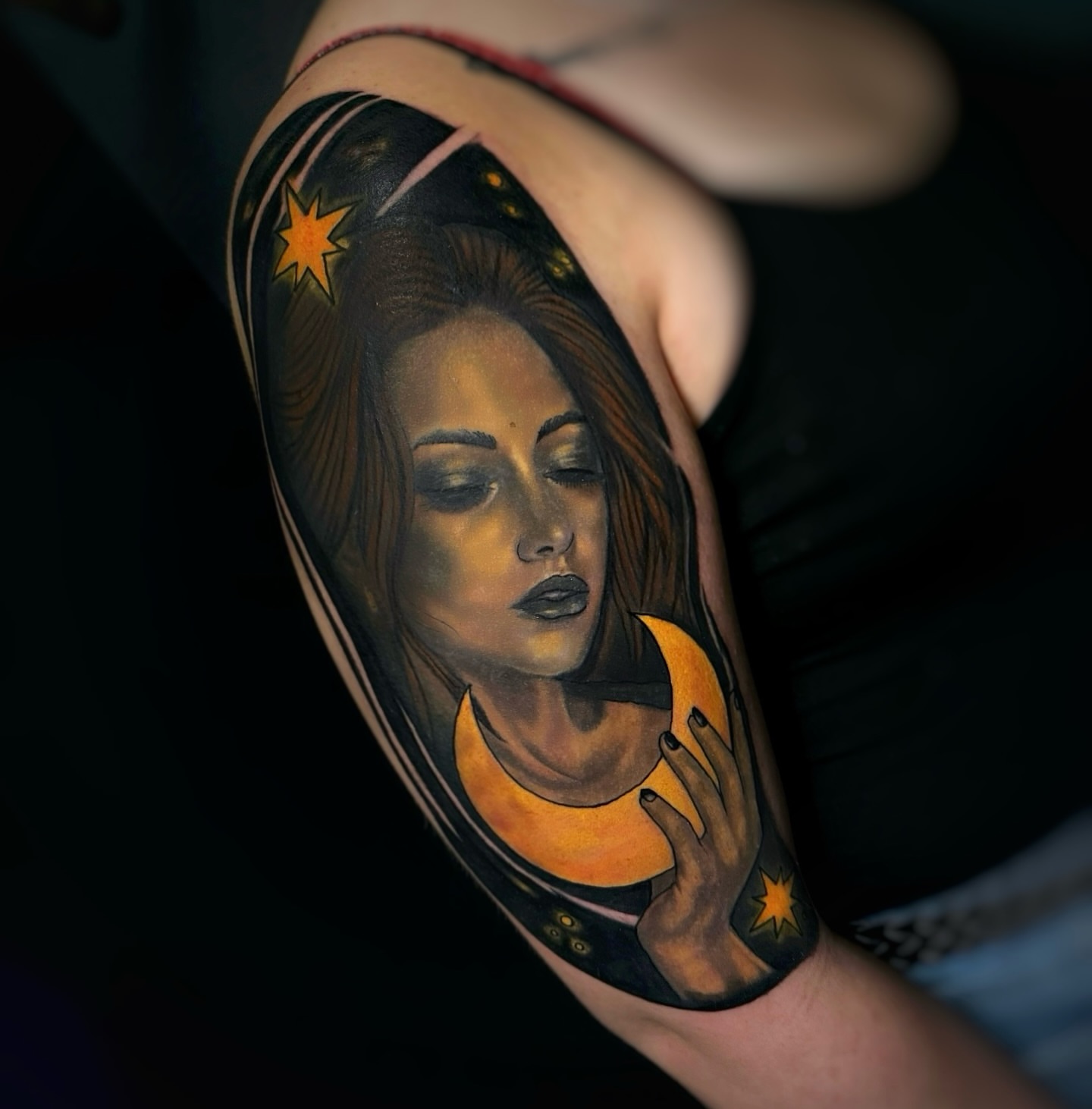 Woman with moon realism tattoo on the forearm by ๐ ๐ต๐๐๐๐๐ ๐ฎ๐๐๐๐๐๐๐๐๐