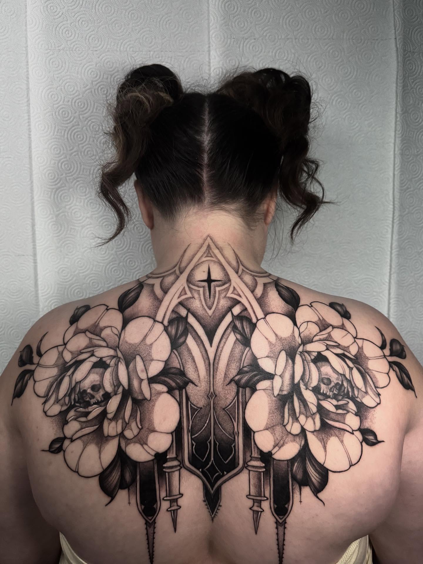 Gothic arch with floral embellishments geometric tattoo on the back by 𝔈𝔯𝔦𝔫 𝔊𝔦𝔩𝔩𝔦𝔩𝔞𝔫𝔡, Springfield, Ohio