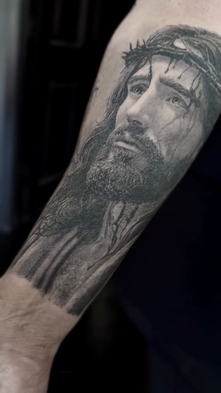 Tattoo by @etgaroak — realism, black_and_grey