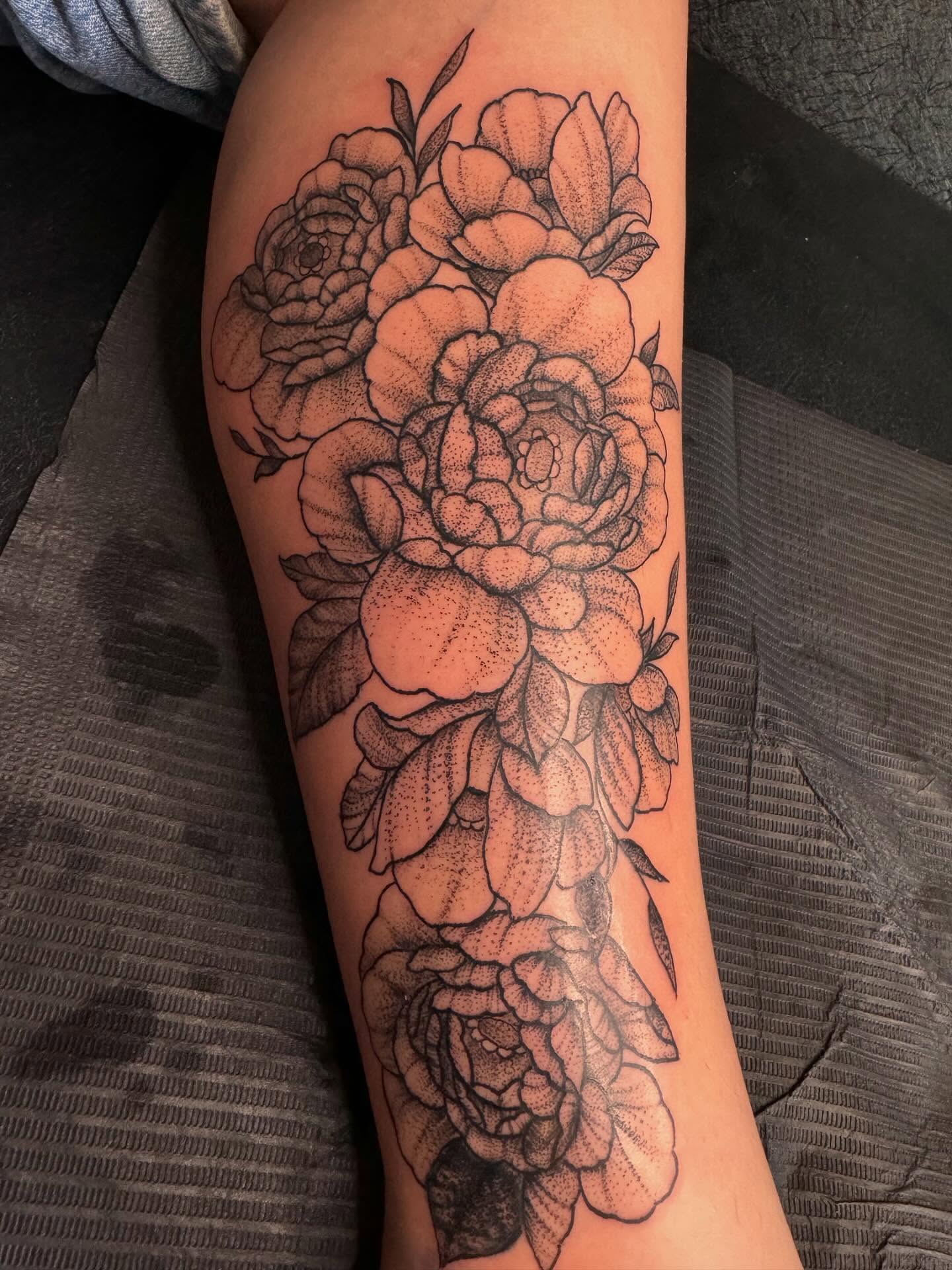 Peony flowers dotwork tattoo on the thigh by Gabs Borderline Tattoos βπΌ