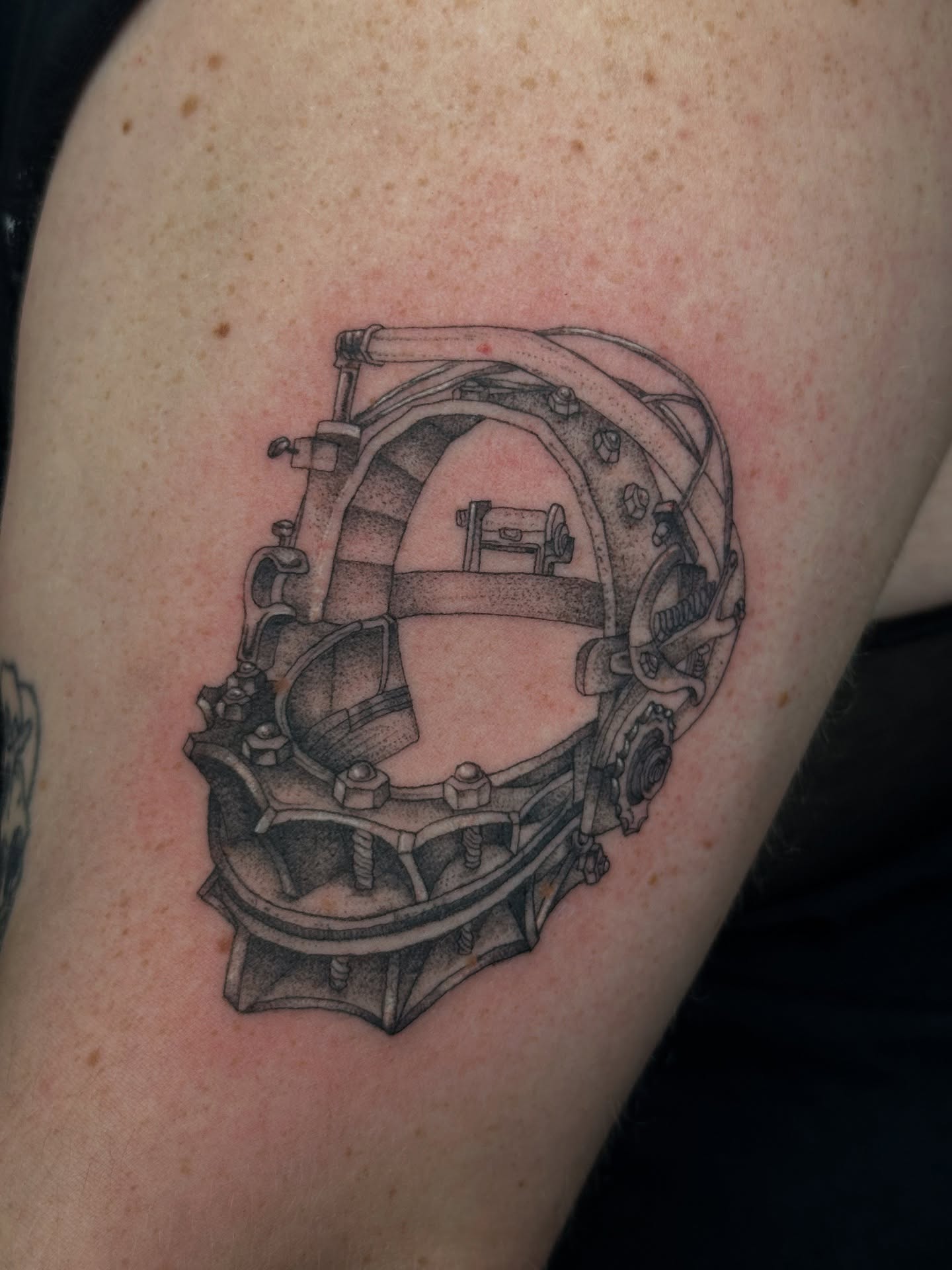 Diving helmet black and grey tattoo on the shoulder by sechi