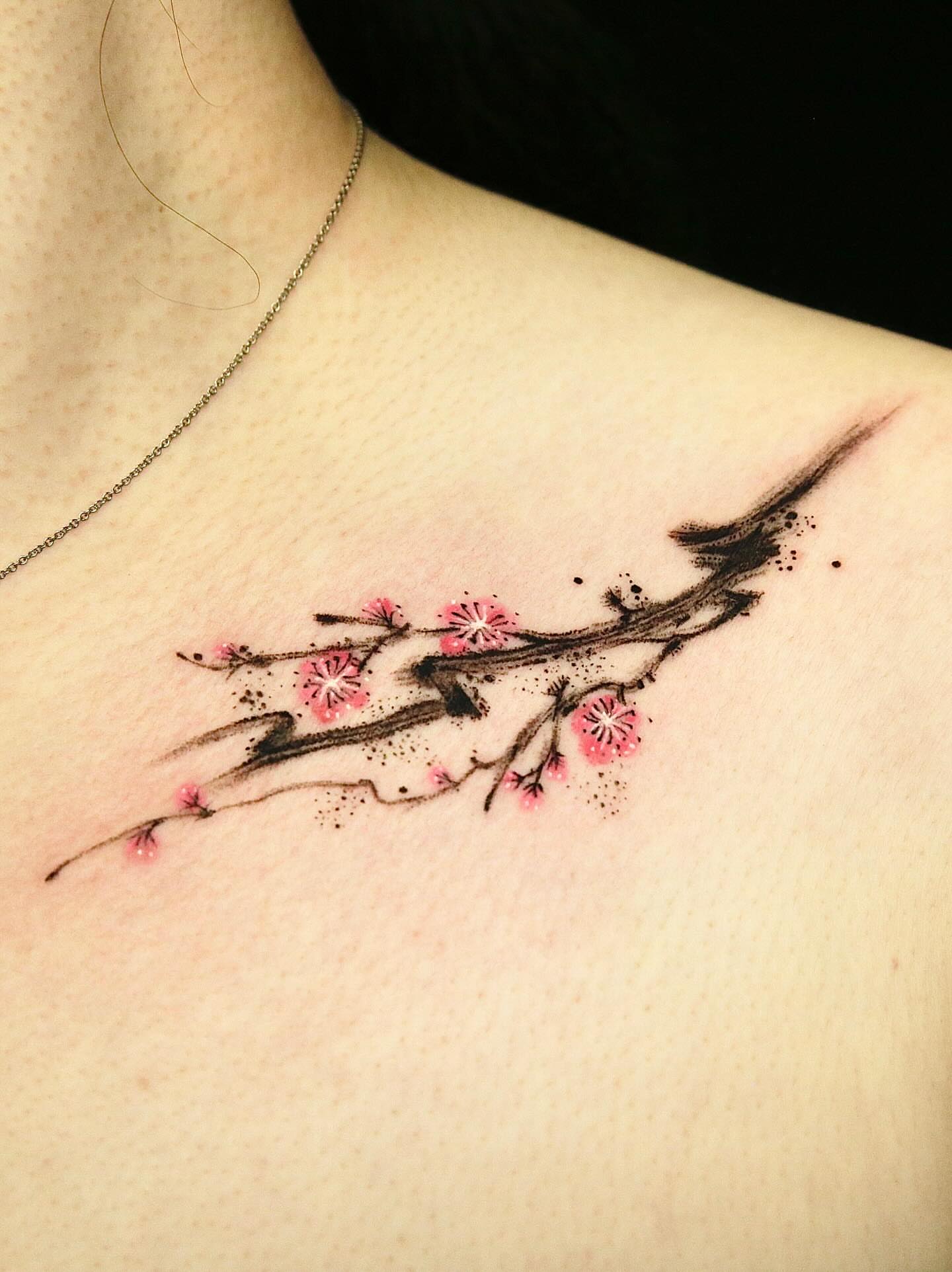 Tattoo by @echo.tattoos — dotwork, watercolor