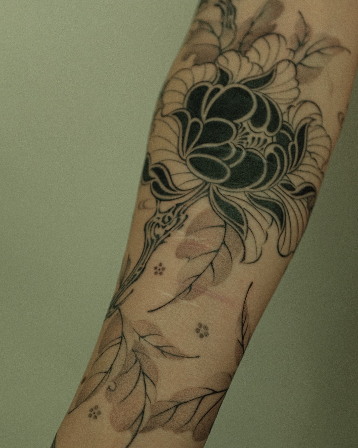 Tattoo by @xiaolun_tatt — black_and_grey