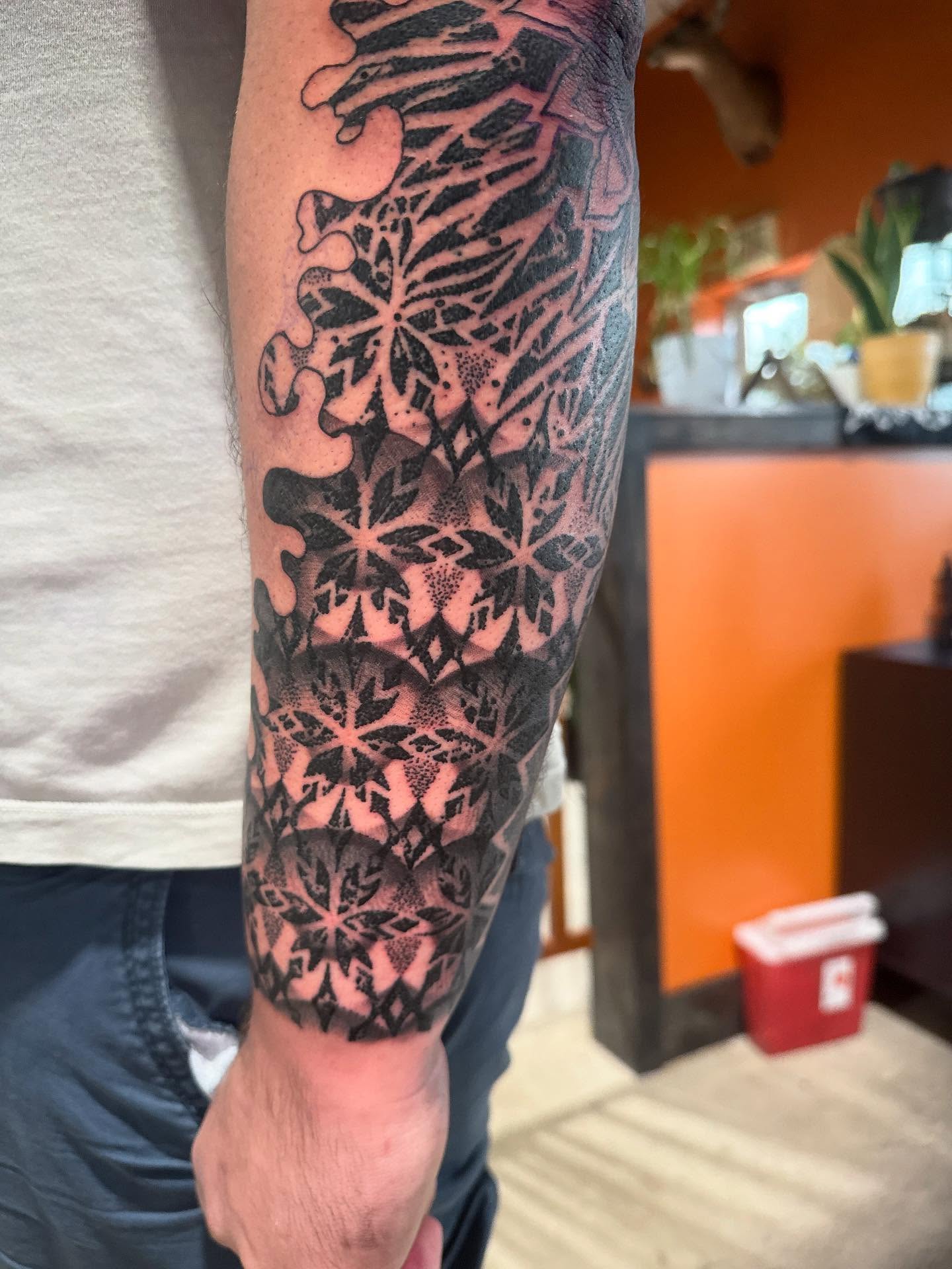 Tattoo by @kee.tattoos — geometric